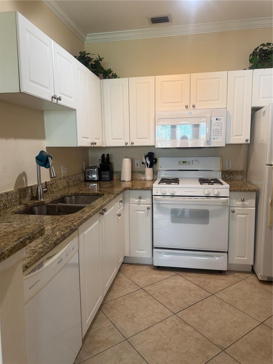 2715 VIA CAPRI #732, CLEARWATER, FL — photo 8