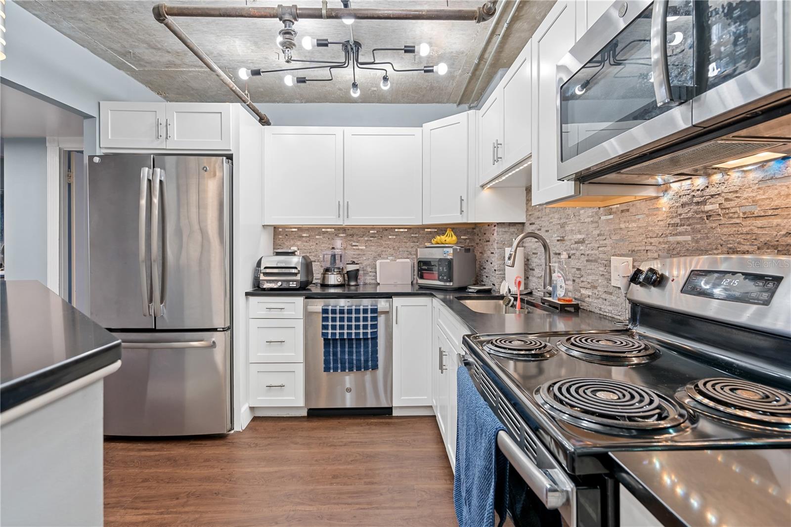 400 E COLONIAL DR #207, ORLANDO, FL — photo 3
