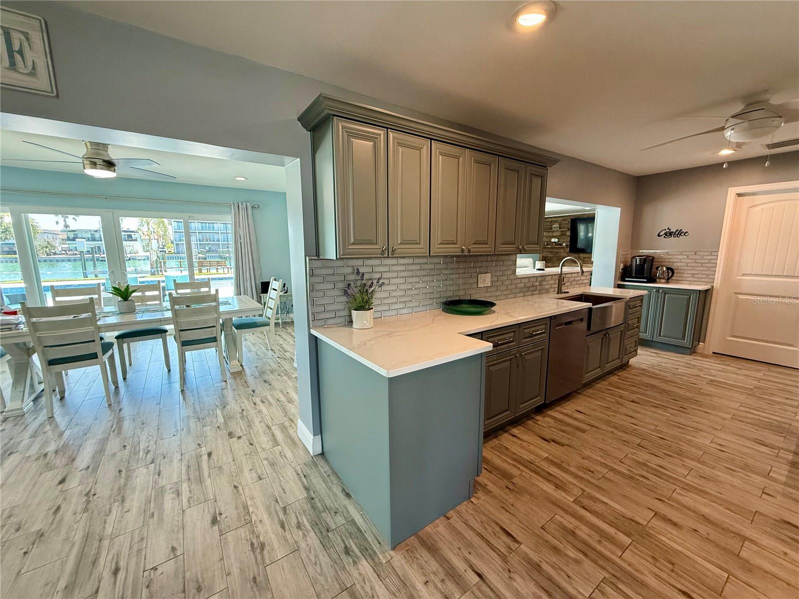 12300 4TH ST E, TREASURE ISLAND, FL — photo 21