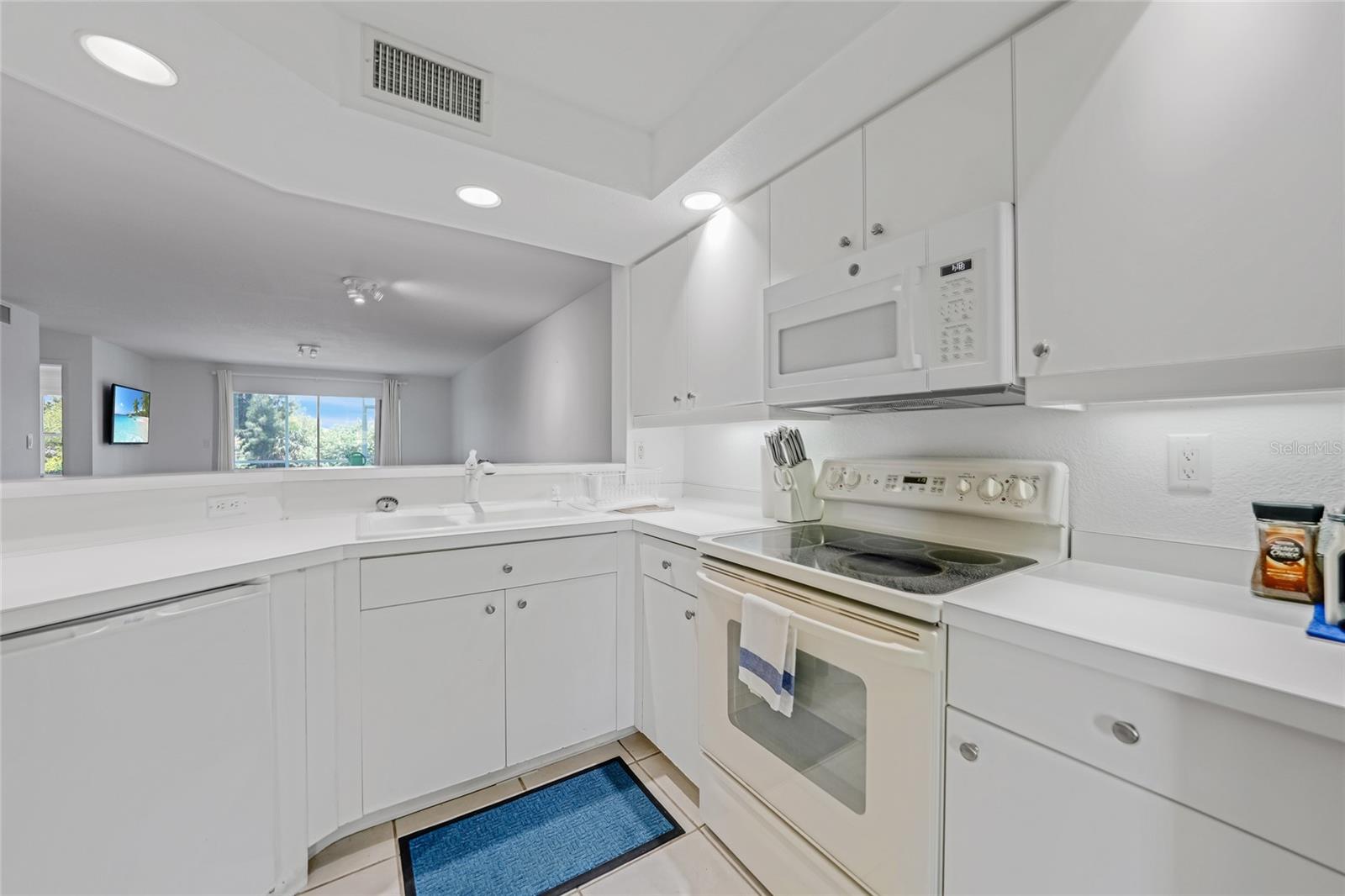 5725 GREENWOOD AVE #2101, NORTH PORT, FL — photo 8