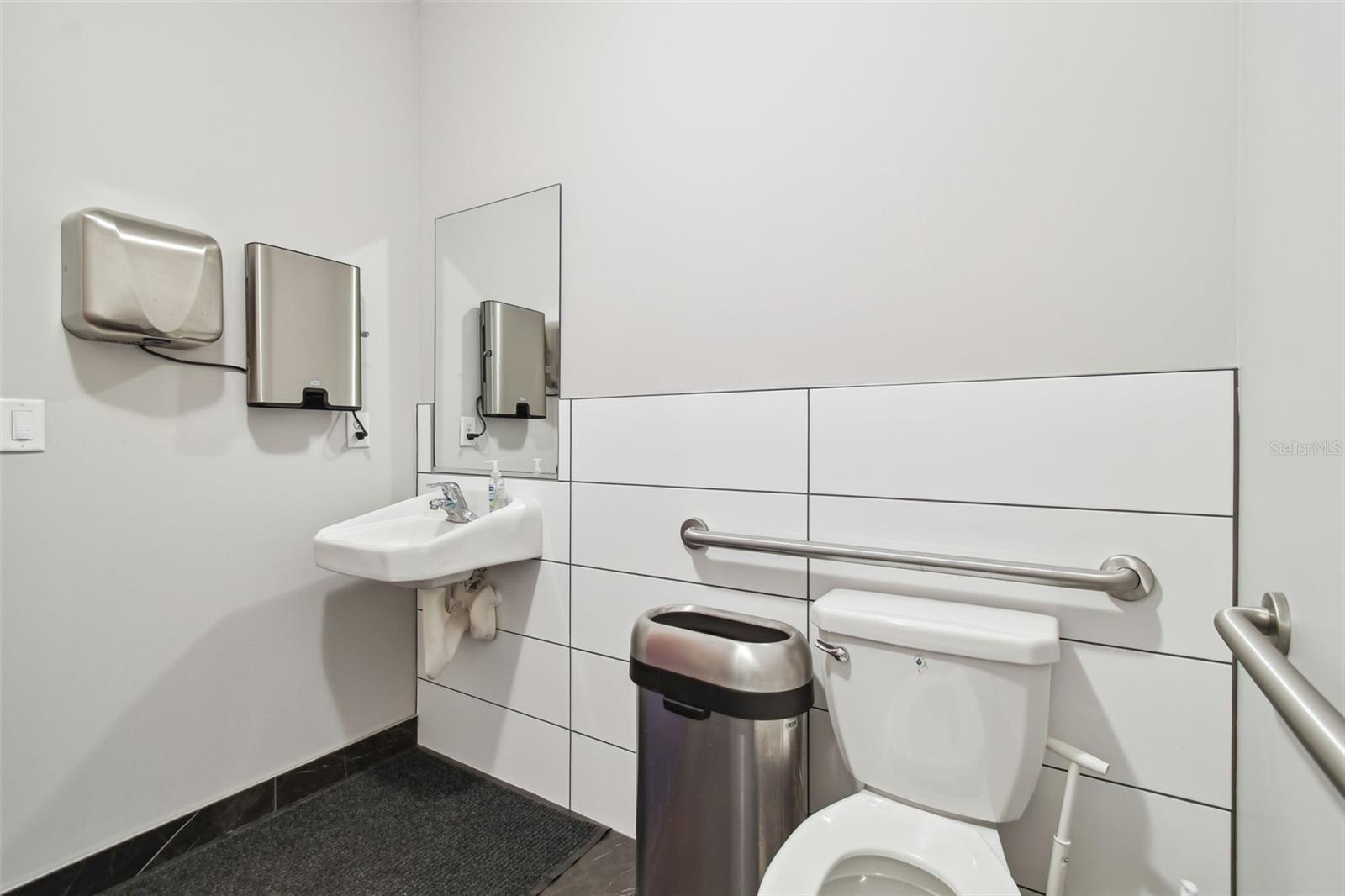 13908 MONROES BUSINESS PARK, TAMPA, FL — photo 31