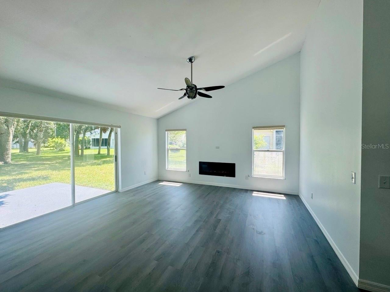 215 HOLLOWBROOK CIR, DAYTONA BEACH, FL — photo 12