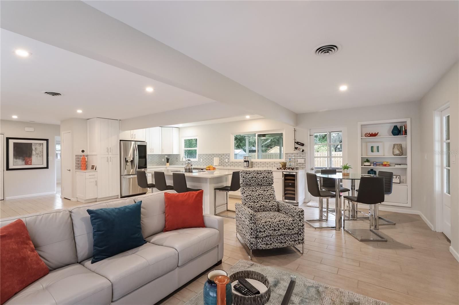2266 CLEMATIS ST, SARASOTA, FL — photo 4