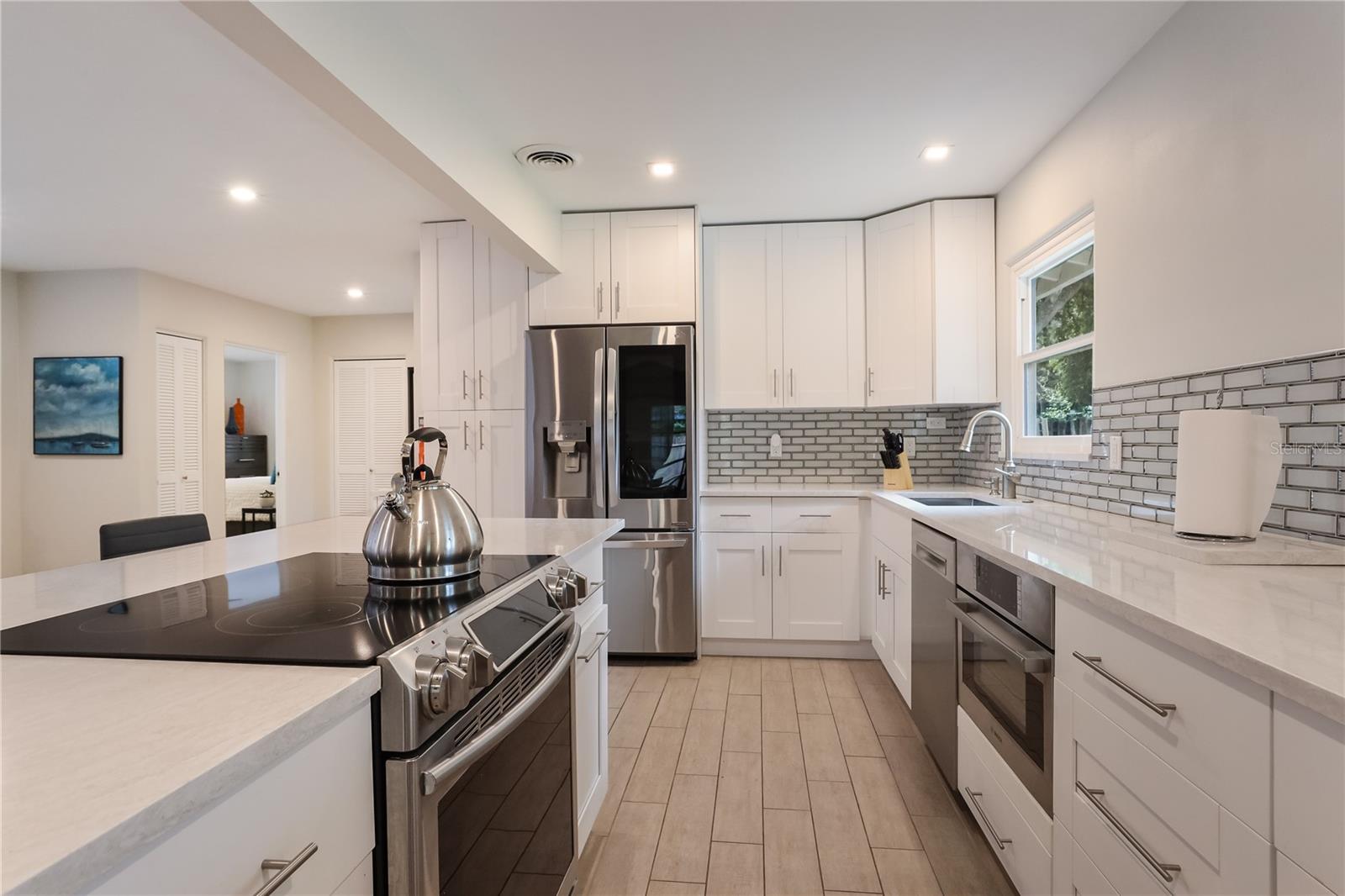 2266 CLEMATIS ST, SARASOTA, FL — photo 5