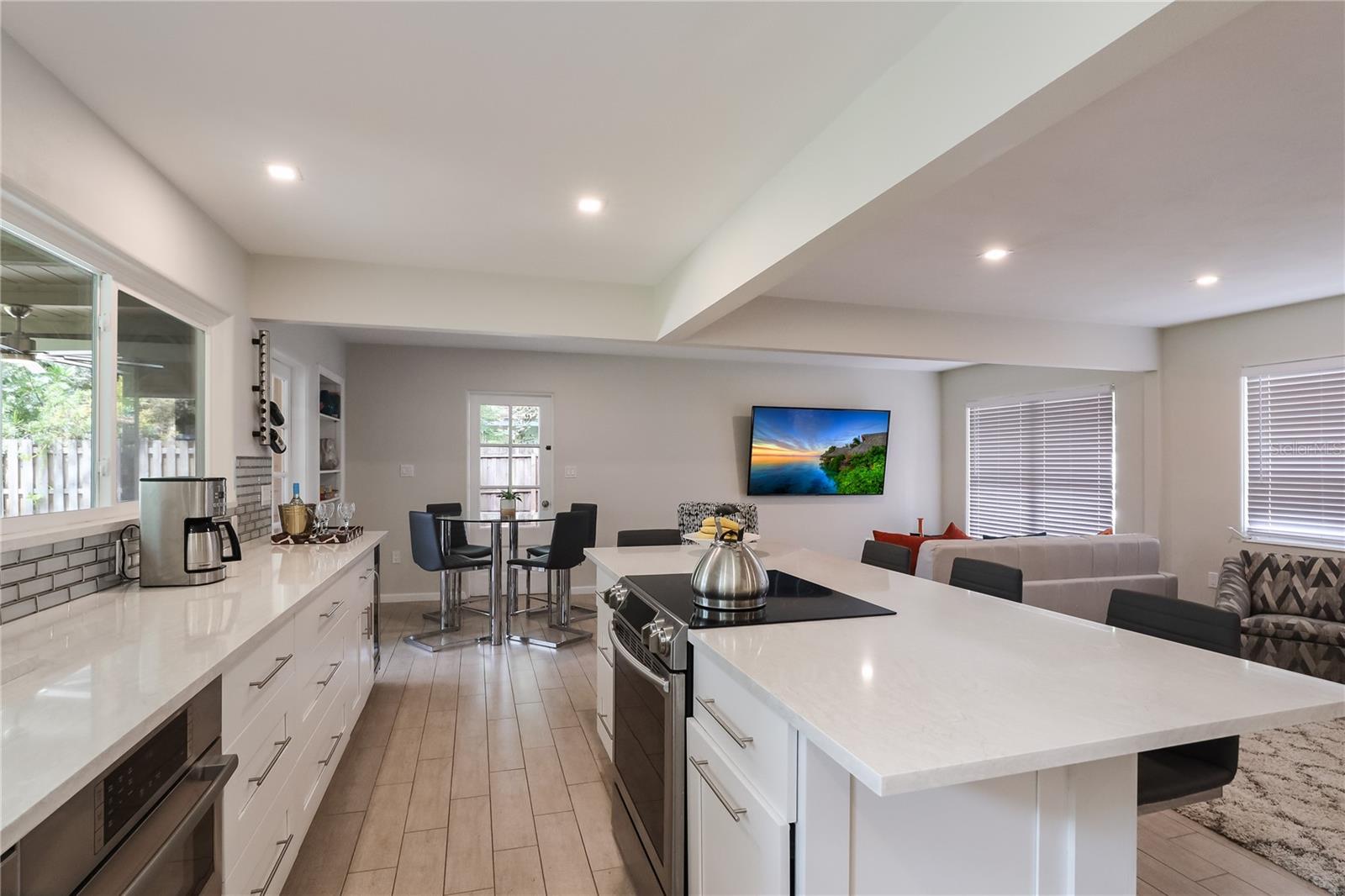 2266 CLEMATIS ST, SARASOTA, FL — photo 6