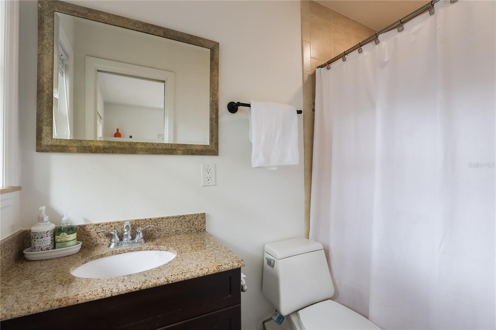 2266 CLEMATIS ST, SARASOTA, FL — photo 17