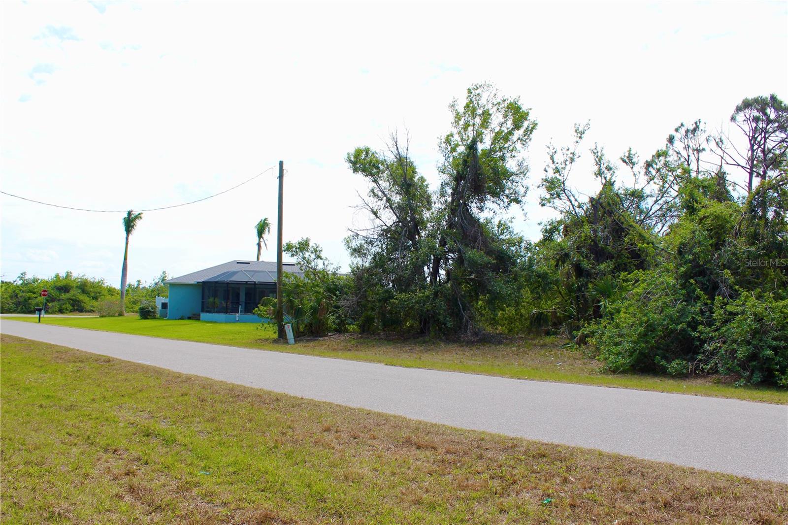 118 CABLE DR, ROTONDA WEST, FL — photo 8