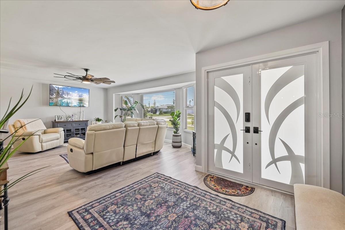 206 SE 45TH TER, CAPE CORAL, FL — photo 4