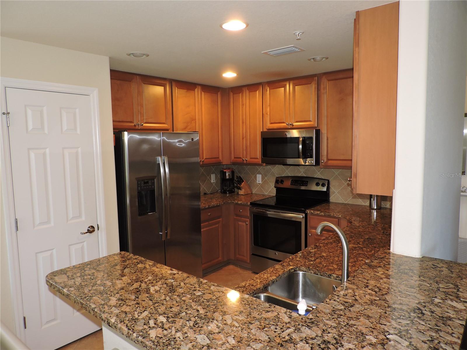 20201 RAGAZZA CIR #102, VENICE, FL — photo 10