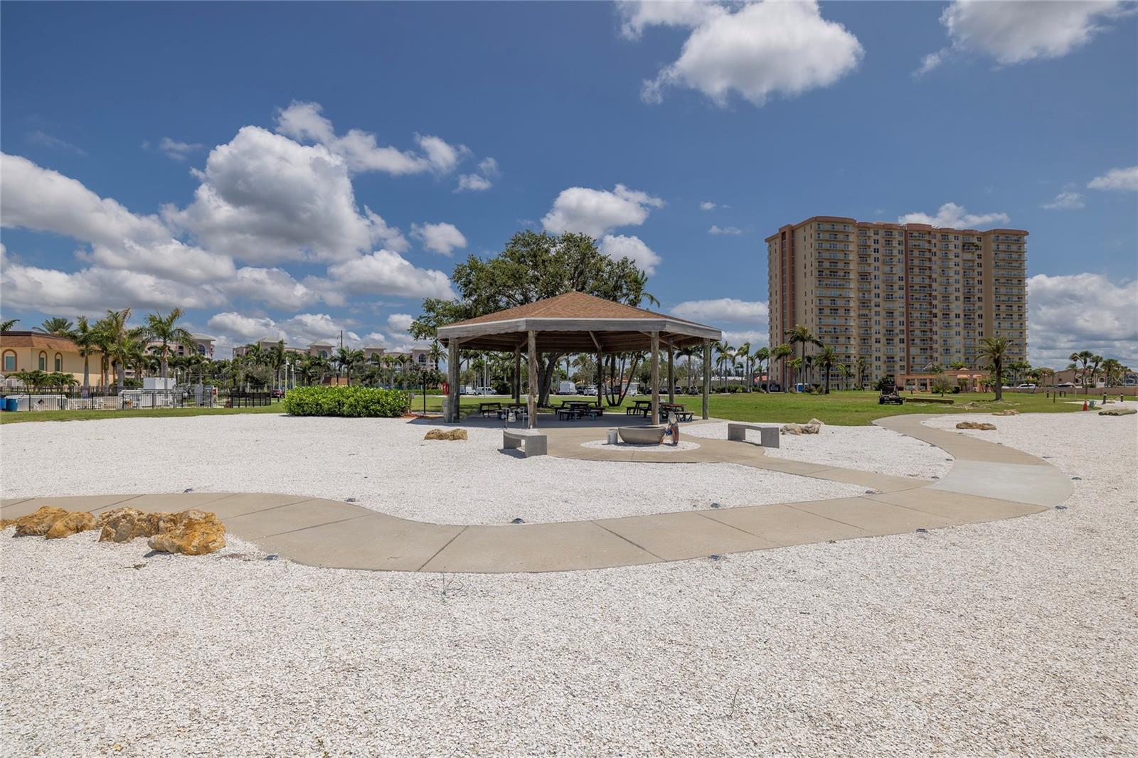 4900 BRITTANY DR S #613, ST PETERSBURG, FL — photo 43