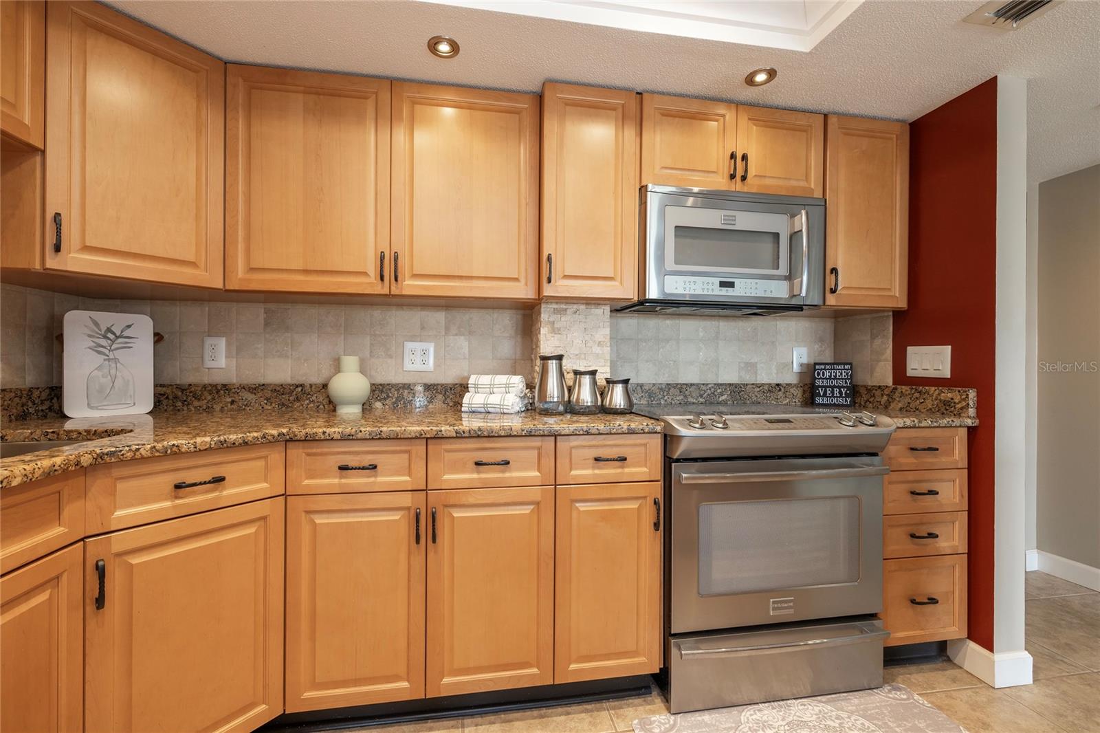 4900 BRITTANY DR S #613, ST PETERSBURG, FL — photo 8