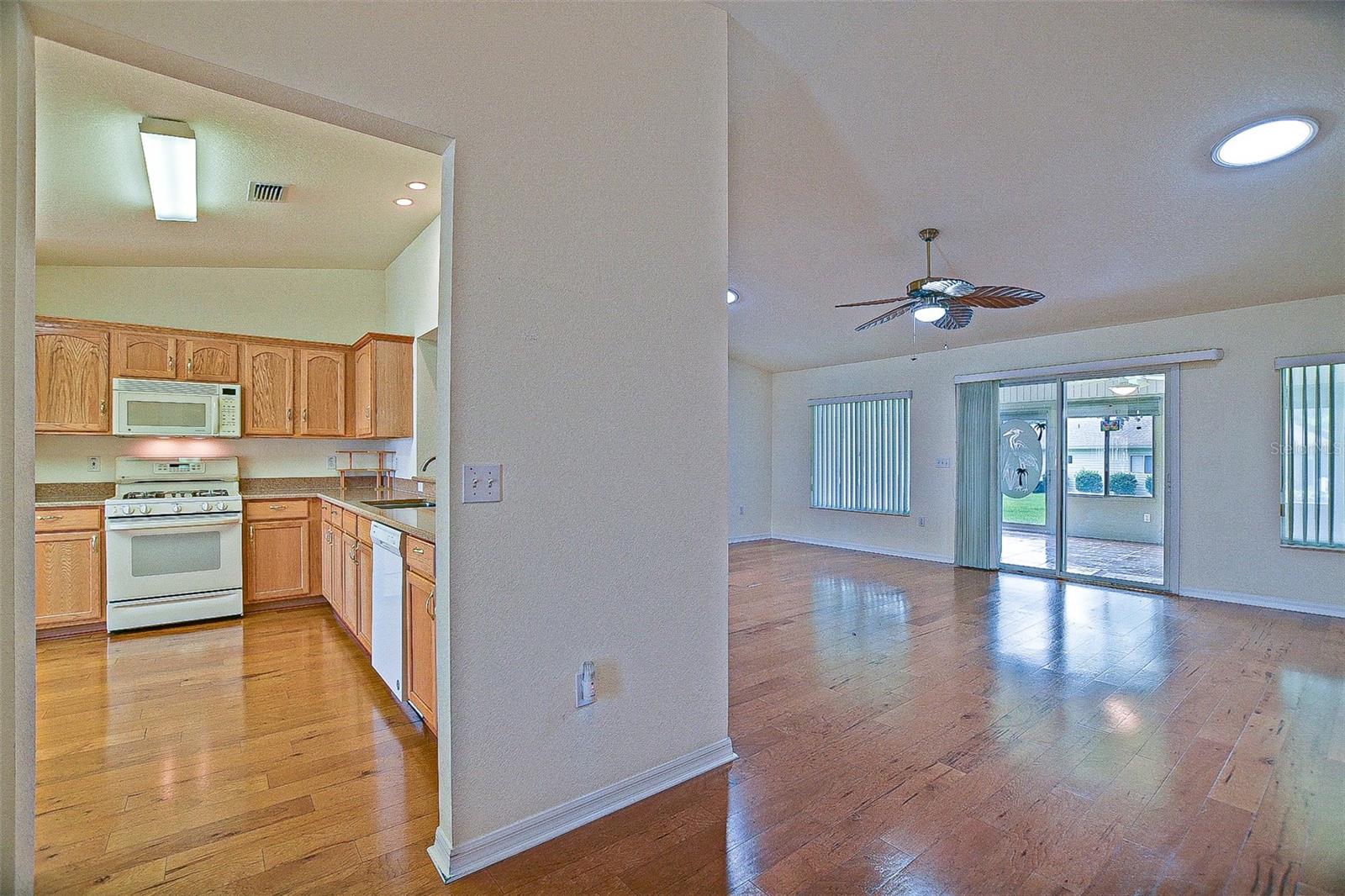 13863 SE 85TH CIR, SUMMERFIELD, FL — photo 19