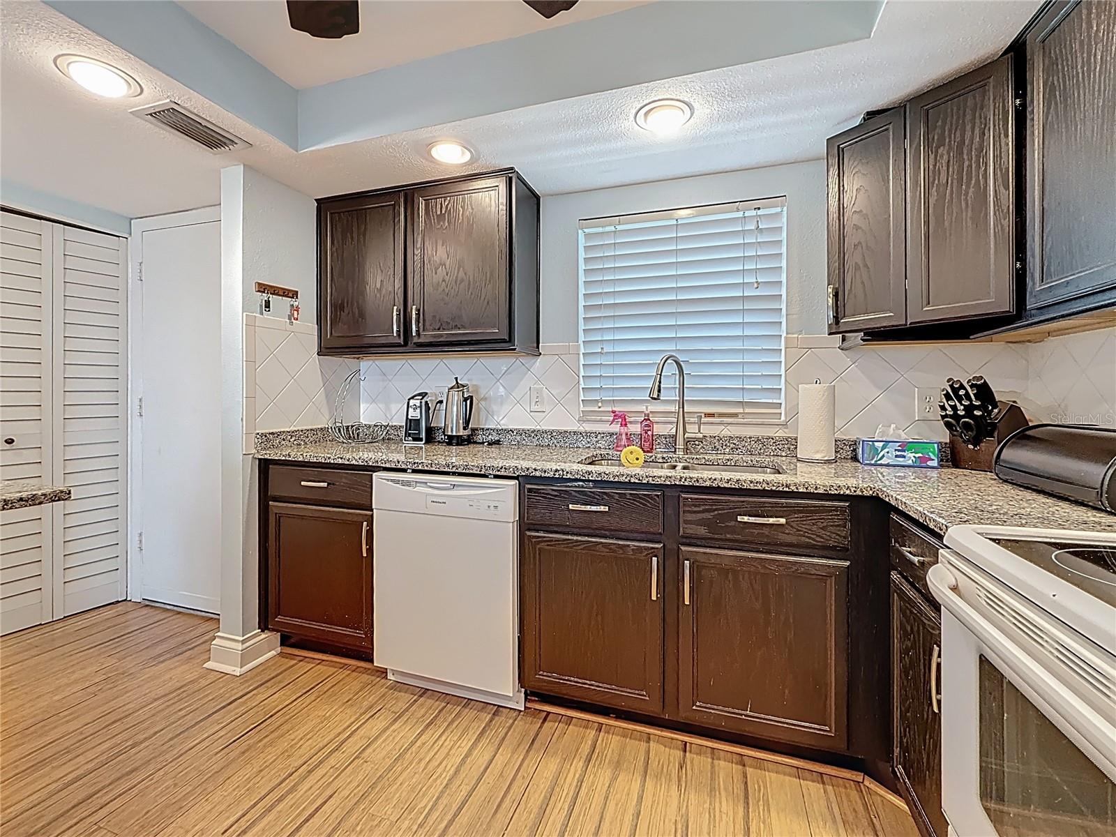 4725 COVE CIRCLE #908, ST PETERSBURG, FL — photo 15