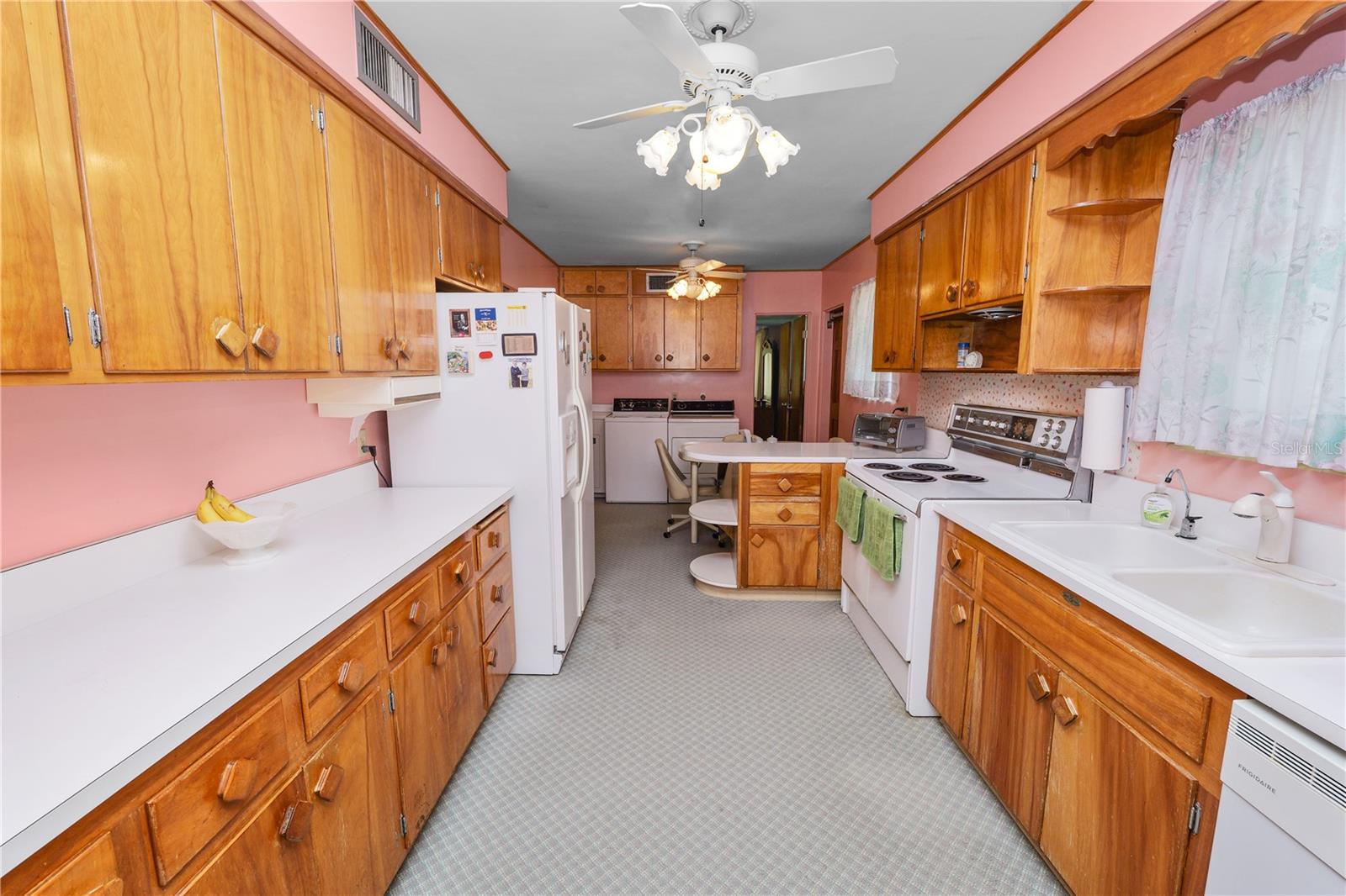 111 E ORANGE ST, DAVENPORT, FL — photo 11