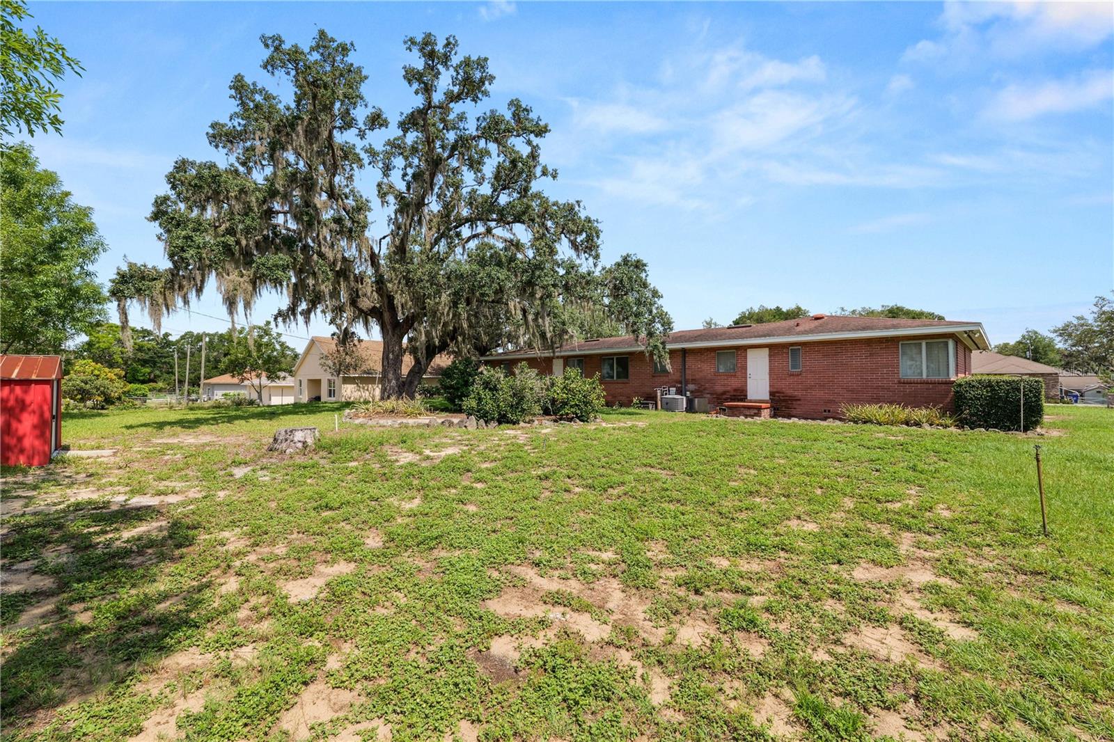 111 E ORANGE ST, DAVENPORT, FL — photo 32