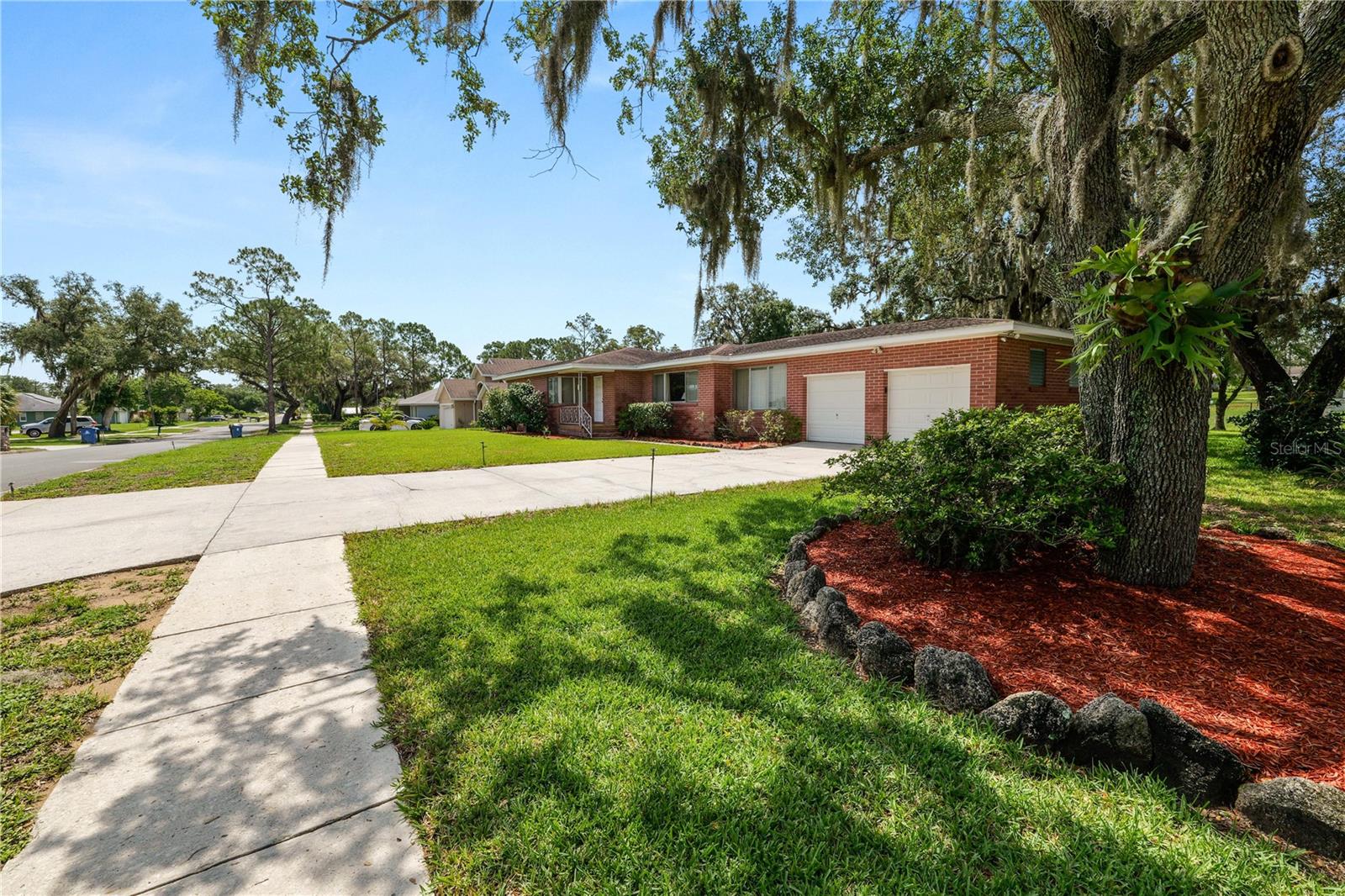 111 E ORANGE ST, DAVENPORT, FL — photo 35