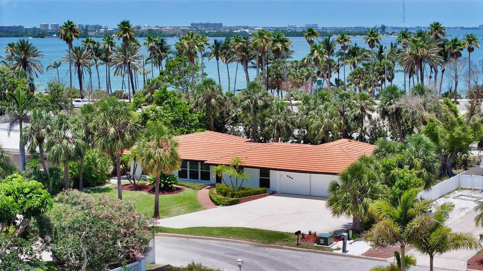 223 SEAGULL LN, SARASOTA, FL — photo 5