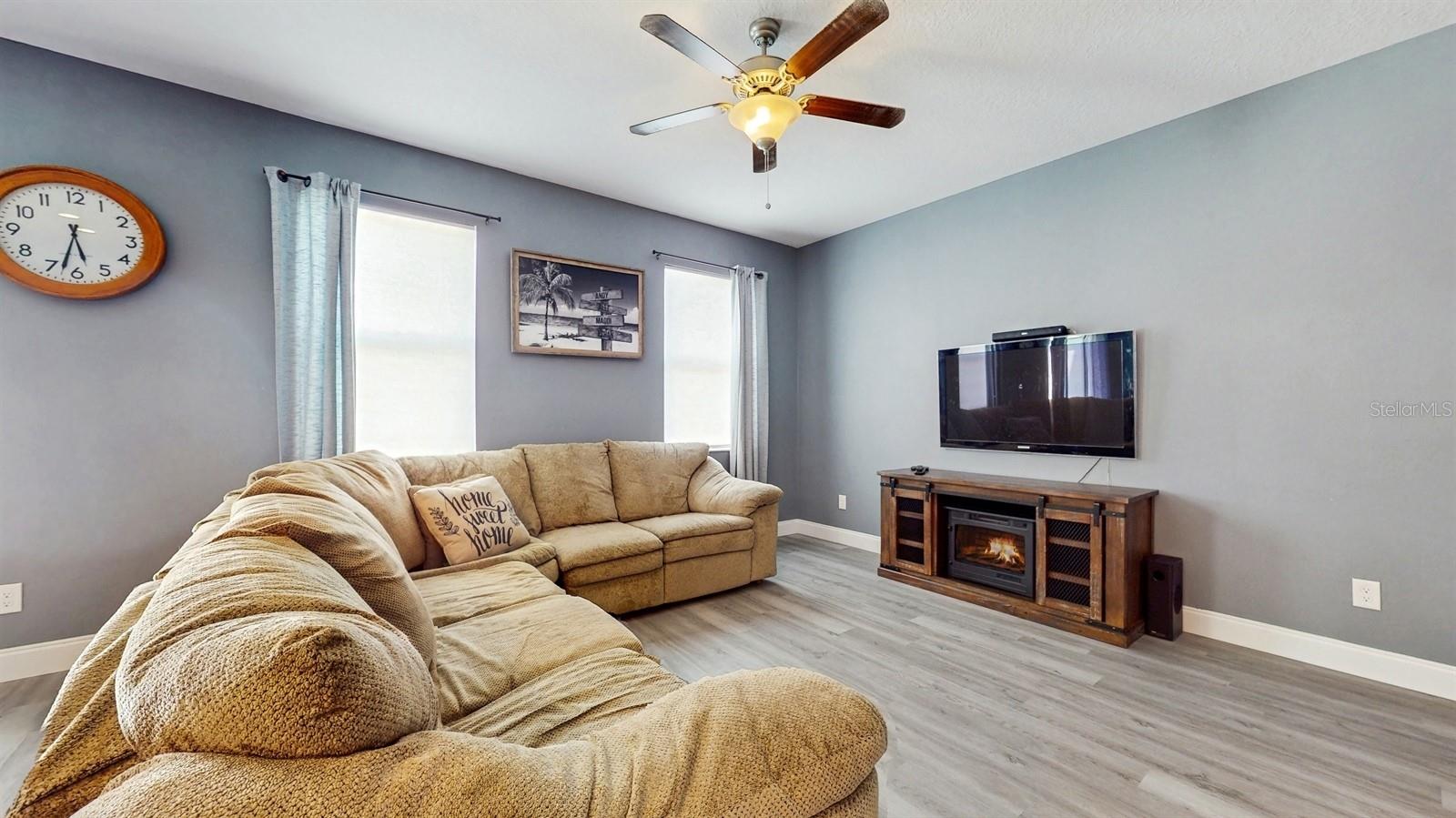 8111 BRICKLETON WOODS AVE, GIBSONTON, FL — photo 5