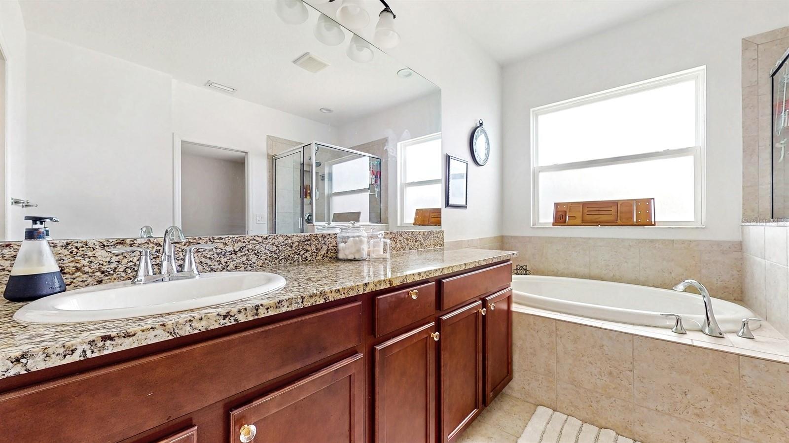 8111 BRICKLETON WOODS AVE, GIBSONTON, FL — photo 24
