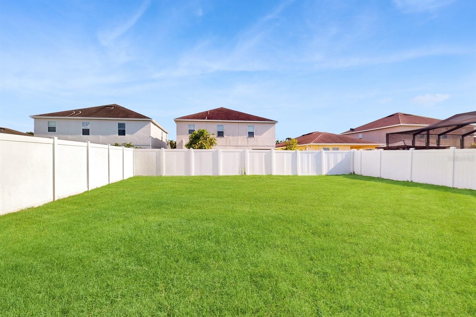 8111 BRICKLETON WOODS AVE, GIBSONTON, FL — photo 34
