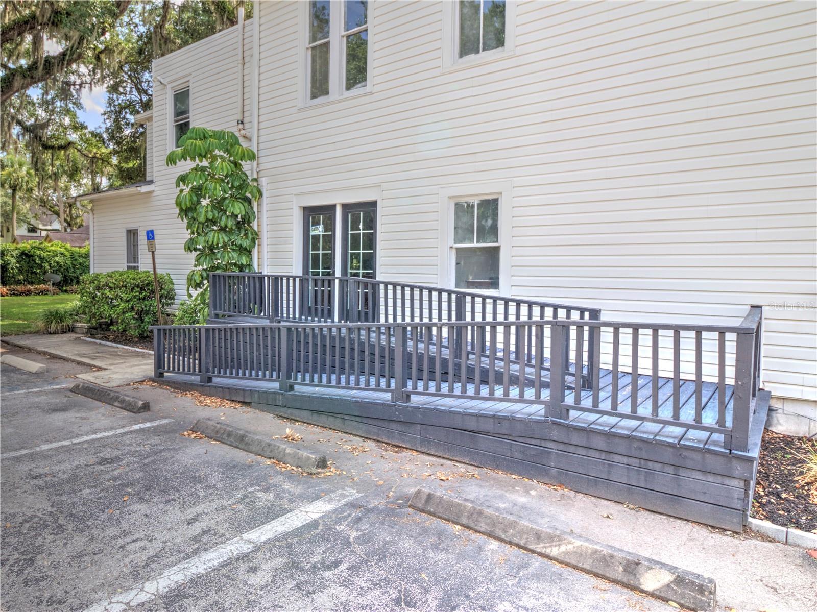 944 E SILVER SPRINGS BLVD, OCALA, FL — photo 3