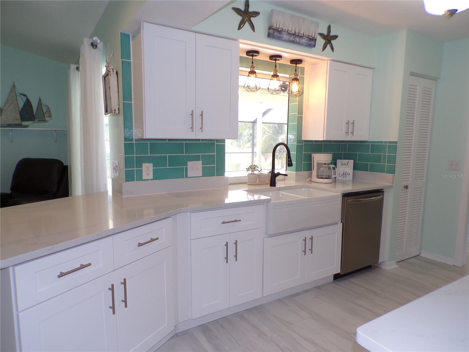 15624 HENNIPEN CIR, PORT CHARLOTTE, FL — photo 54
