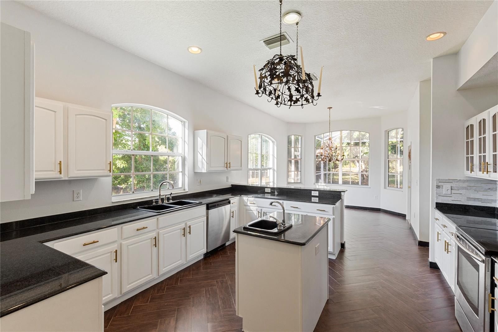 3062 SUTTON WOODS DR, PLANT CITY, FL — photo 9