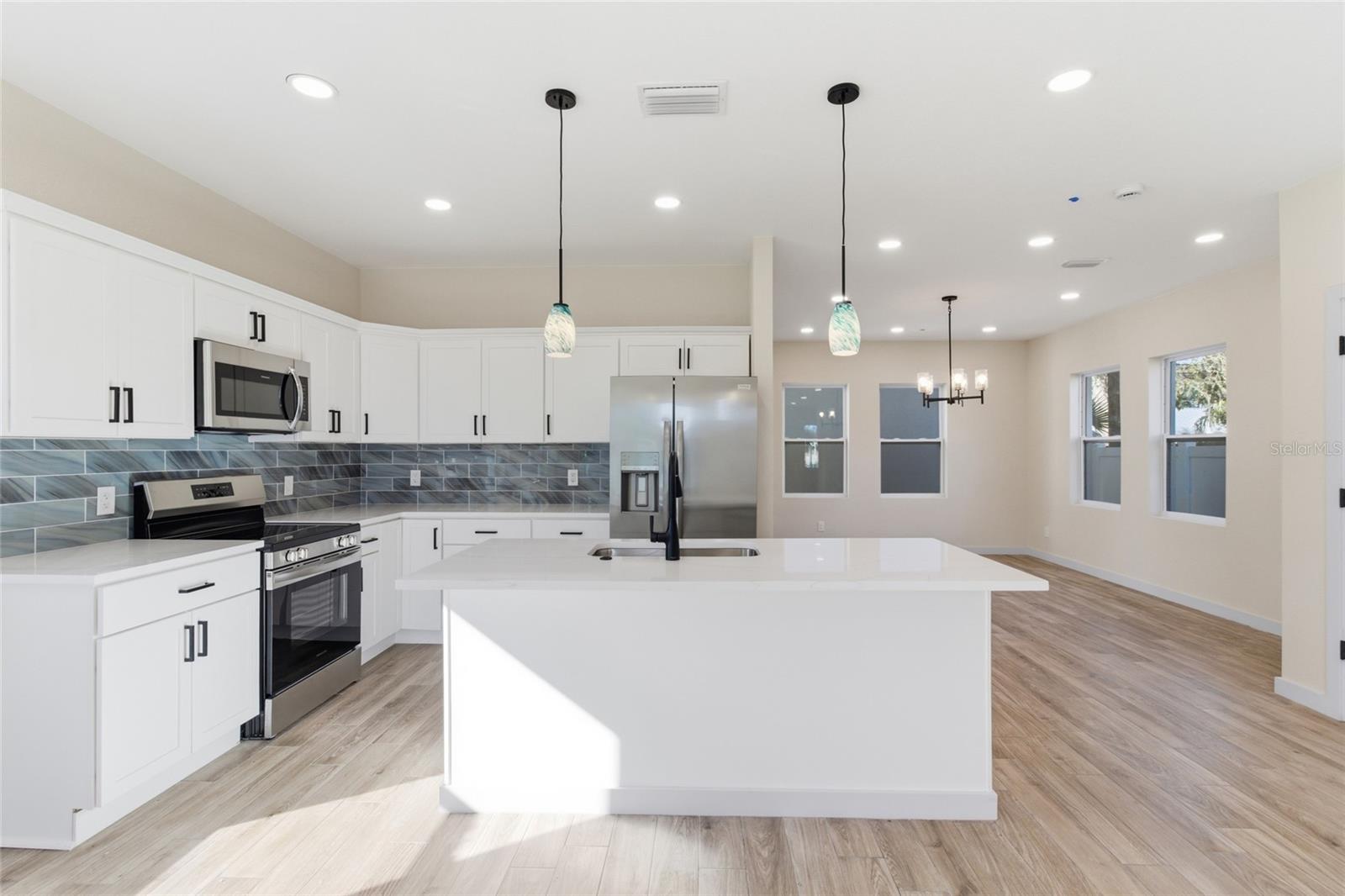 4755 11TH AVE S, ST PETERSBURG, FL — photo 10