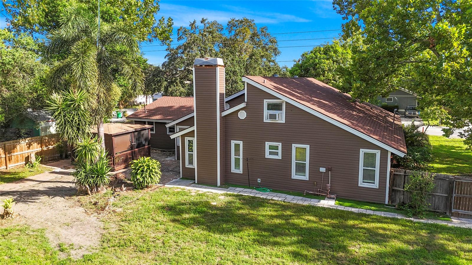1127 WYATT ST N, CLEARWATER, FL — photo 2