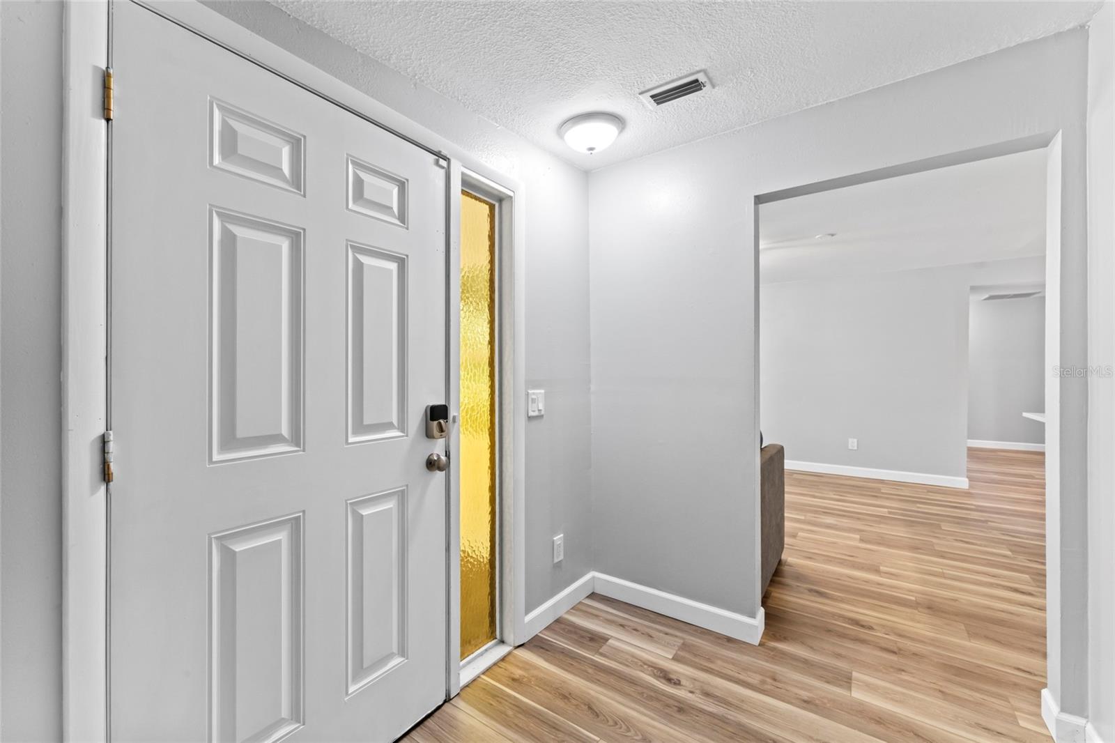 1127 WYATT ST N, CLEARWATER, FL — photo 3