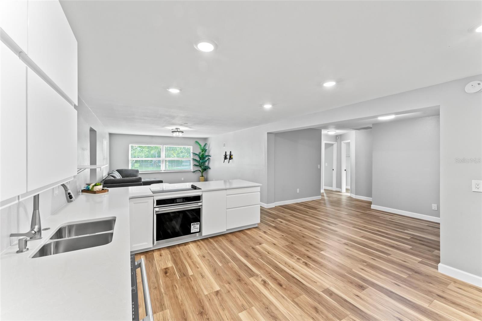 1127 WYATT ST N, CLEARWATER, FL — photo 11