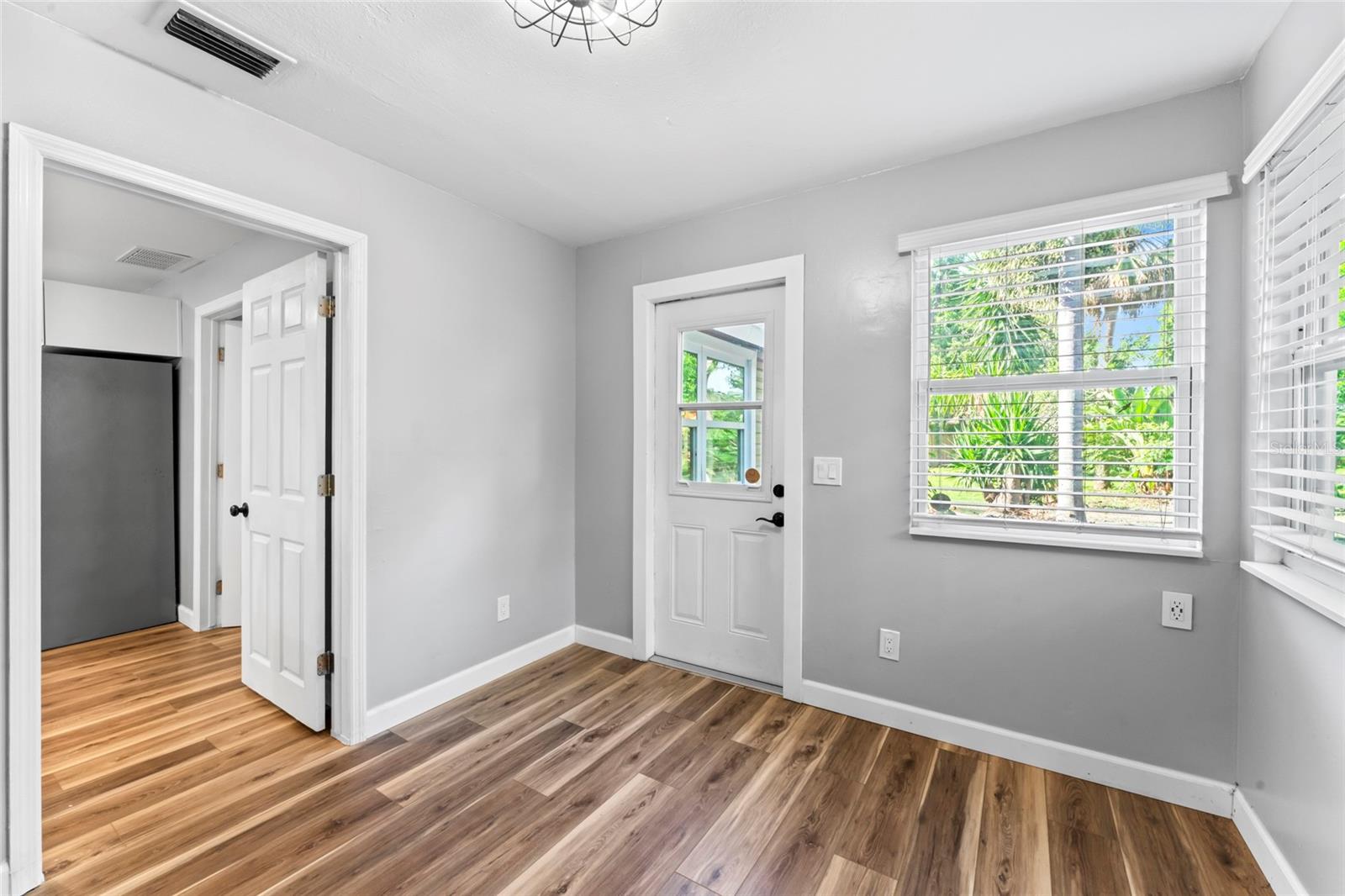 1127 WYATT ST N, CLEARWATER, FL — photo 17