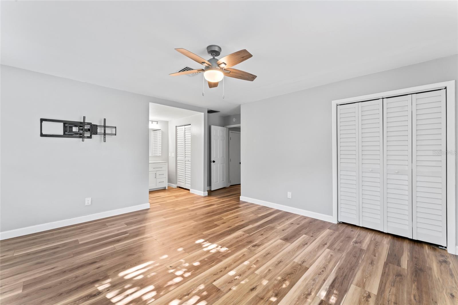 1127 WYATT ST N, CLEARWATER, FL — photo 22