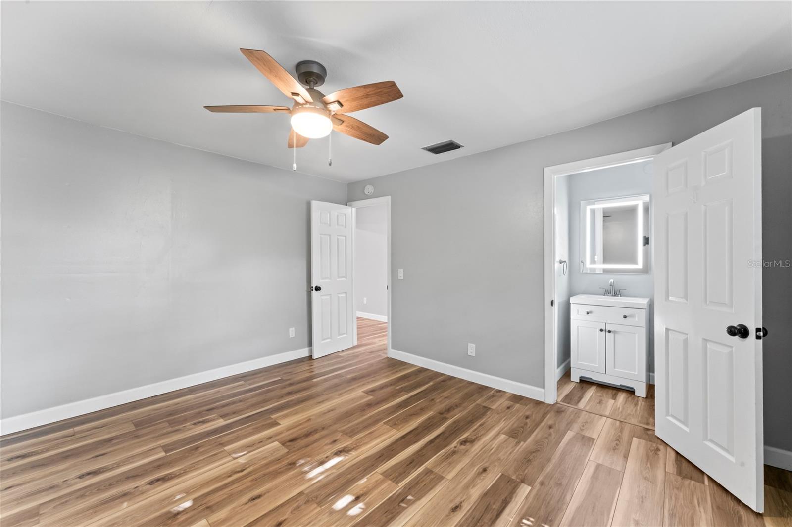 1127 WYATT ST N, CLEARWATER, FL — photo 27