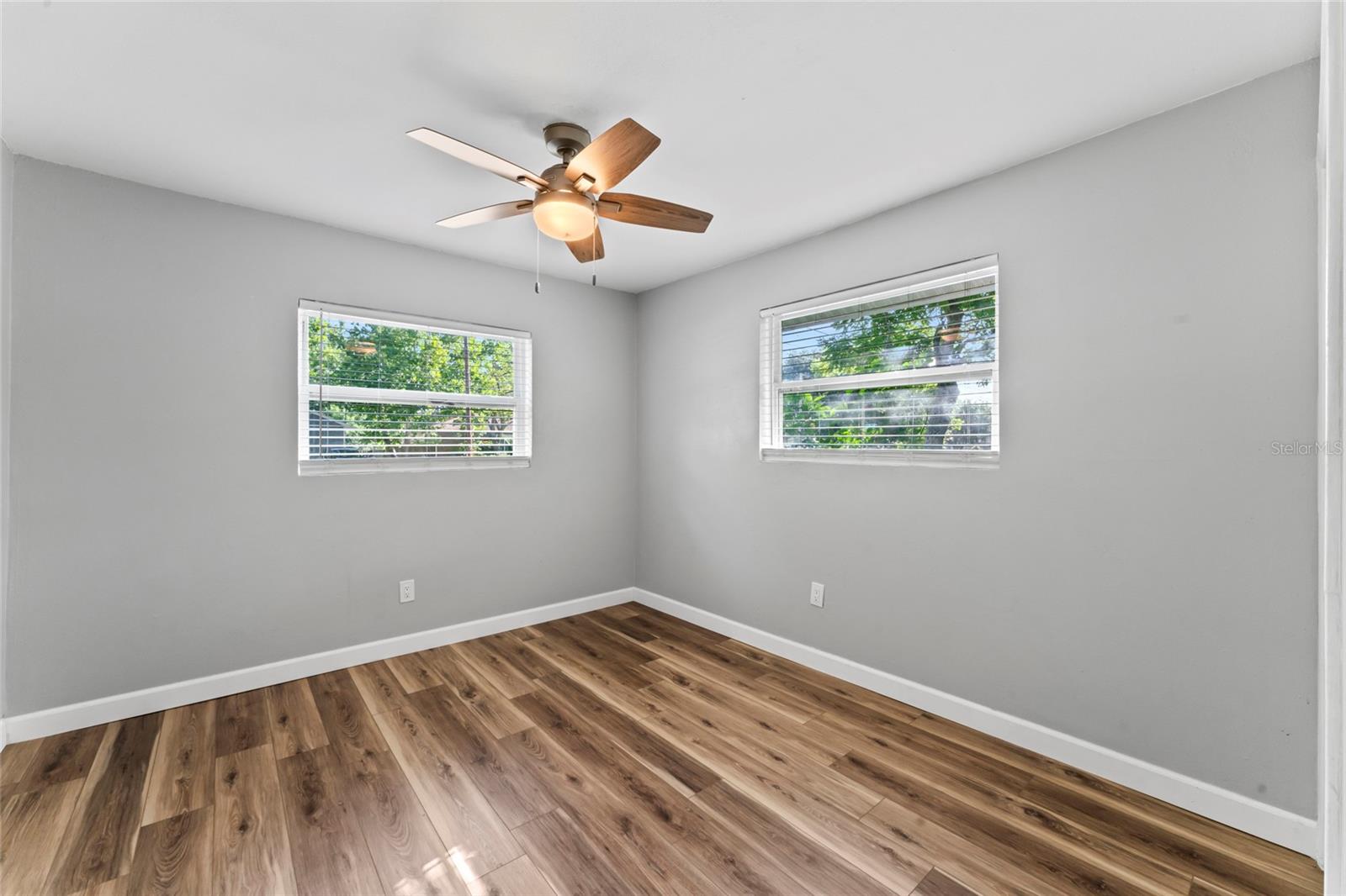 1127 WYATT ST N, CLEARWATER, FL — photo 32