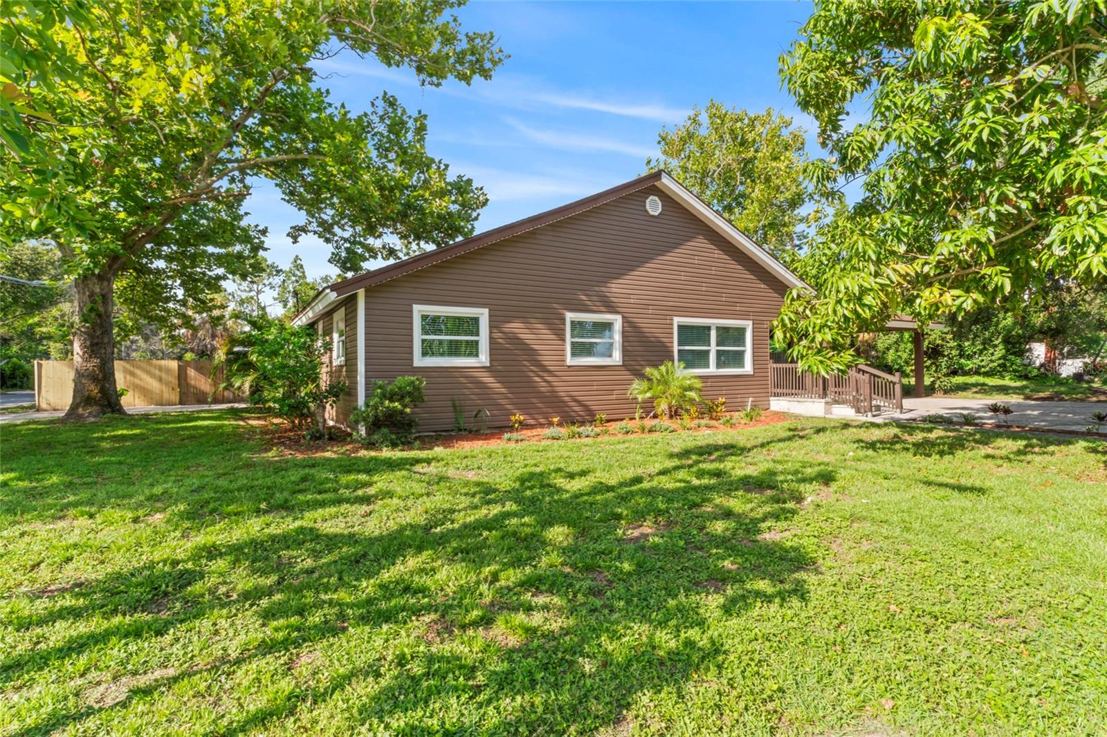 1127 WYATT ST N, CLEARWATER, FL — photo 38