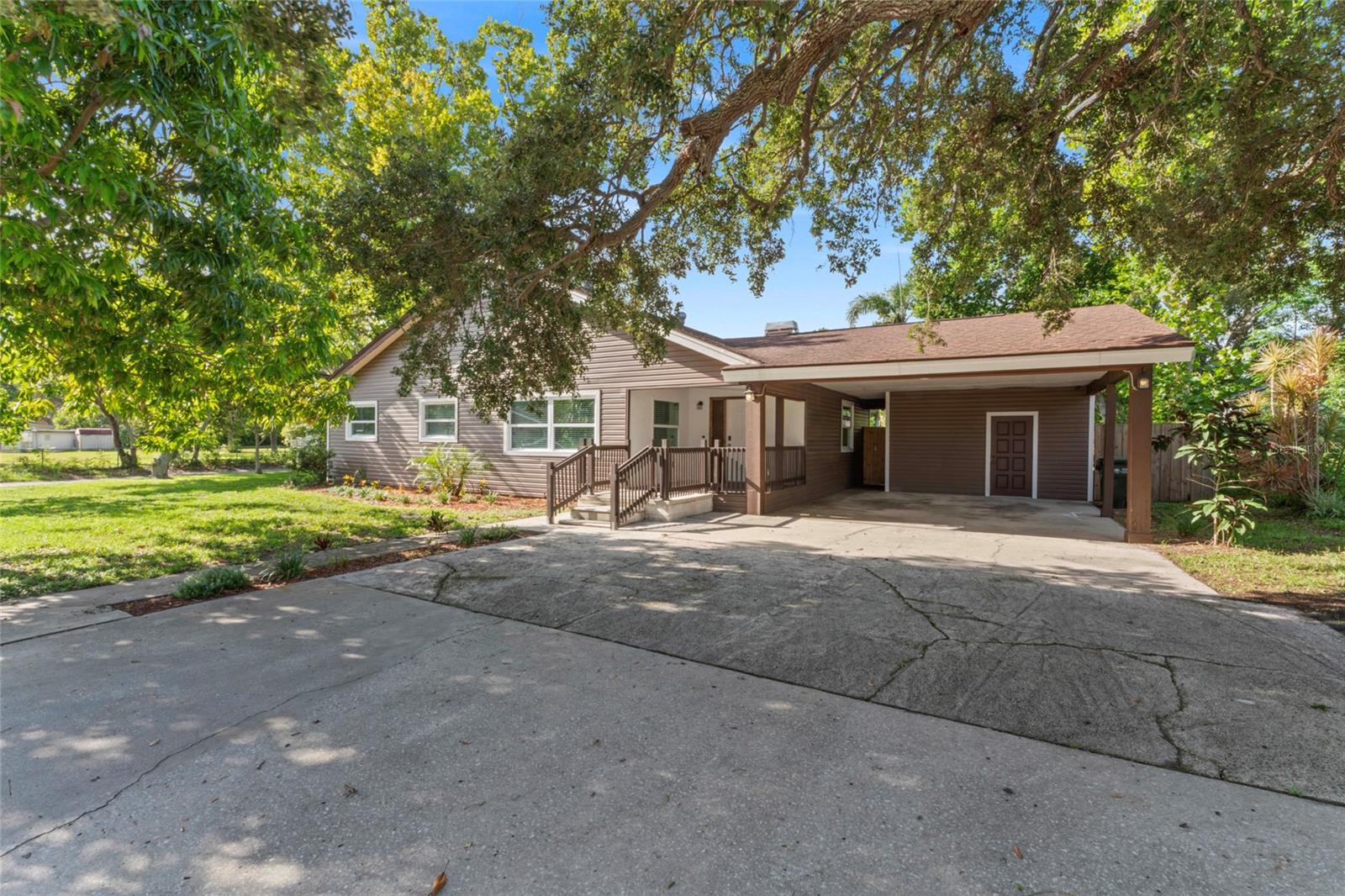 1127 WYATT ST N, CLEARWATER, FL — photo 45
