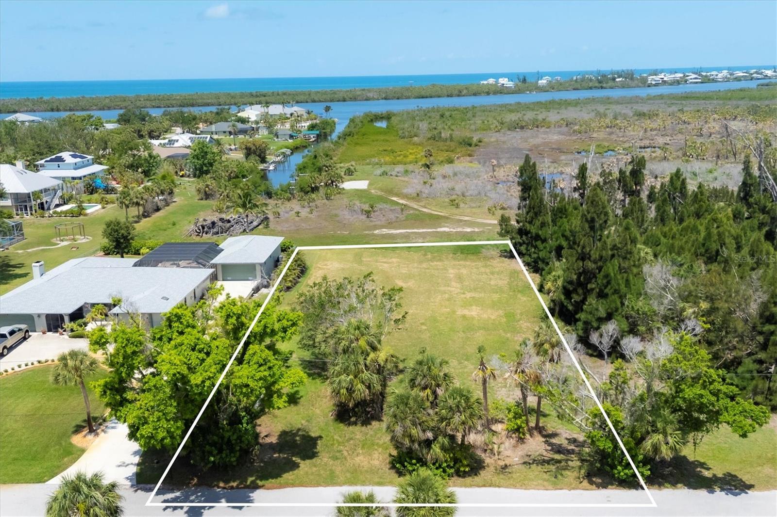 85 GREEN DOLPHIN DR N, PLACIDA, FL