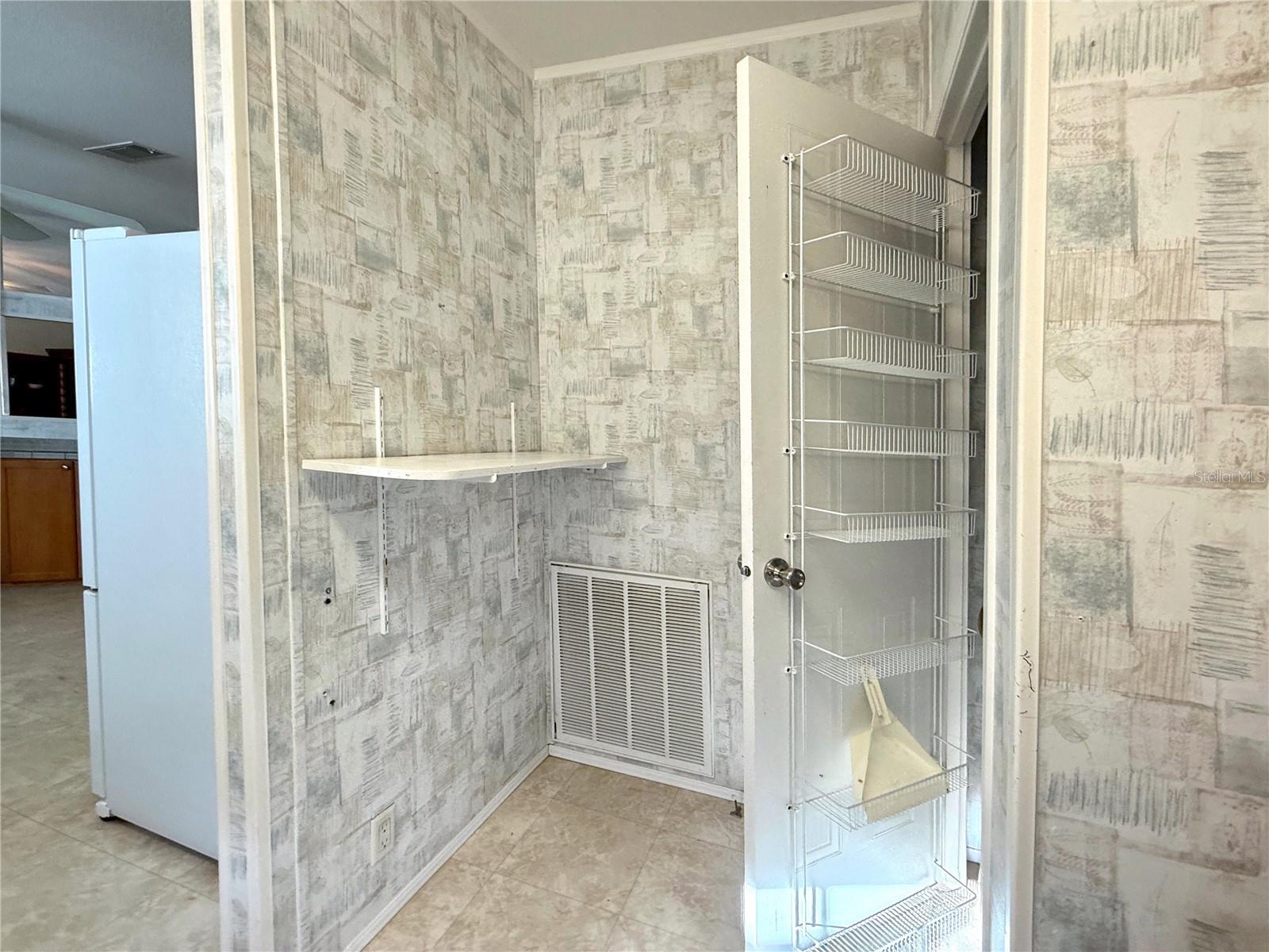 250 S PORT ROYAL LN, APOLLO BEACH, FL — photo 8