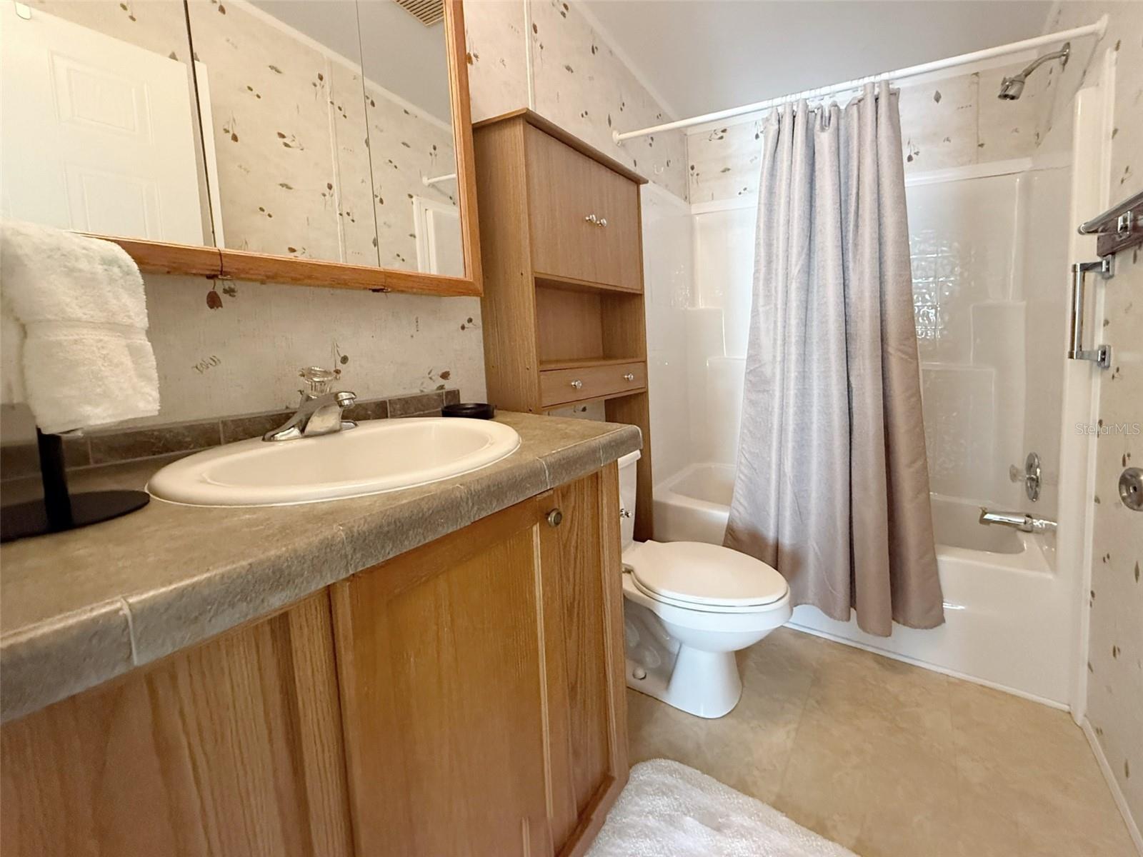 250 S PORT ROYAL LN, APOLLO BEACH, FL — photo 18