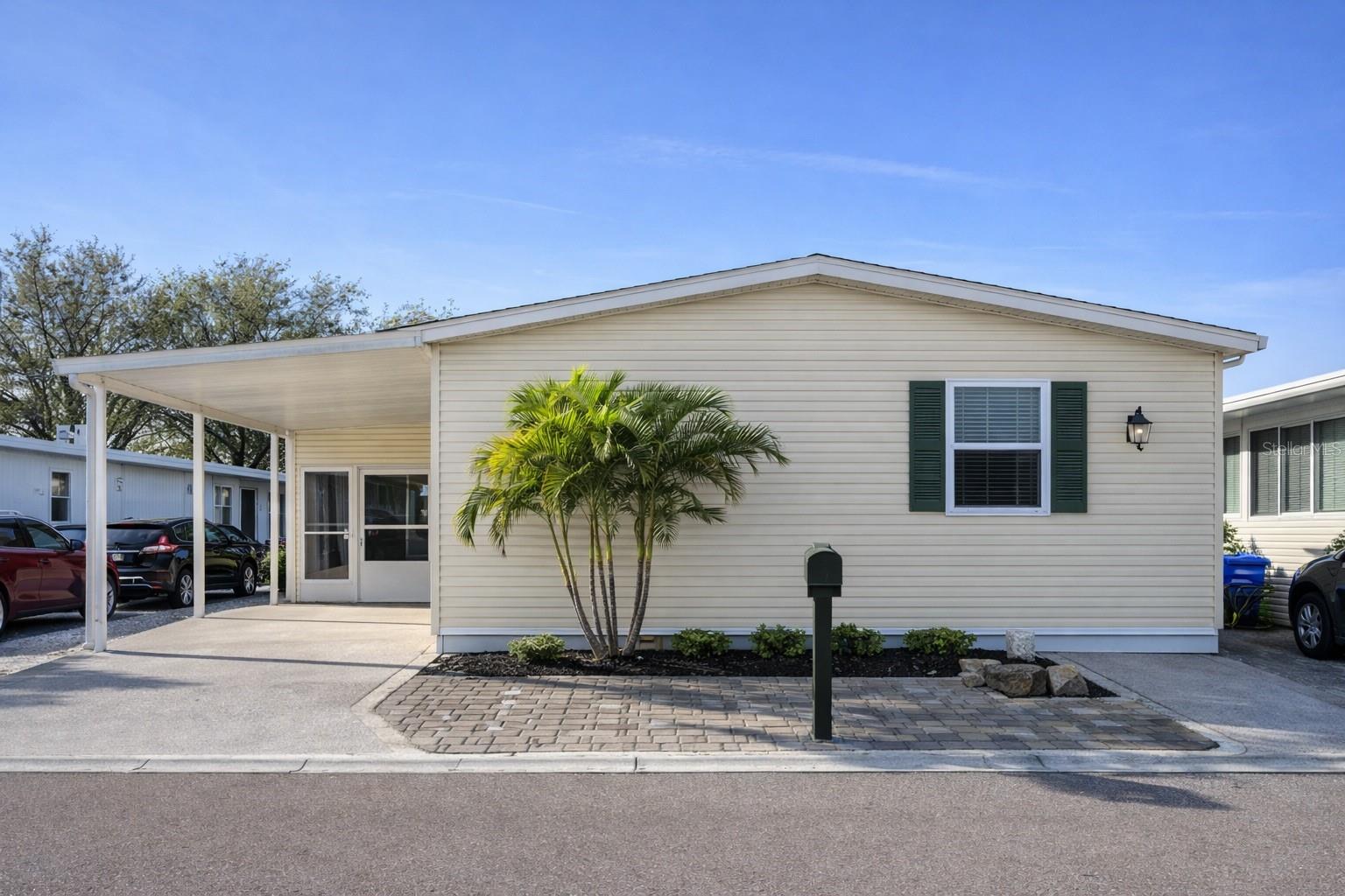250 S PORT ROYAL LN, APOLLO BEACH, FL