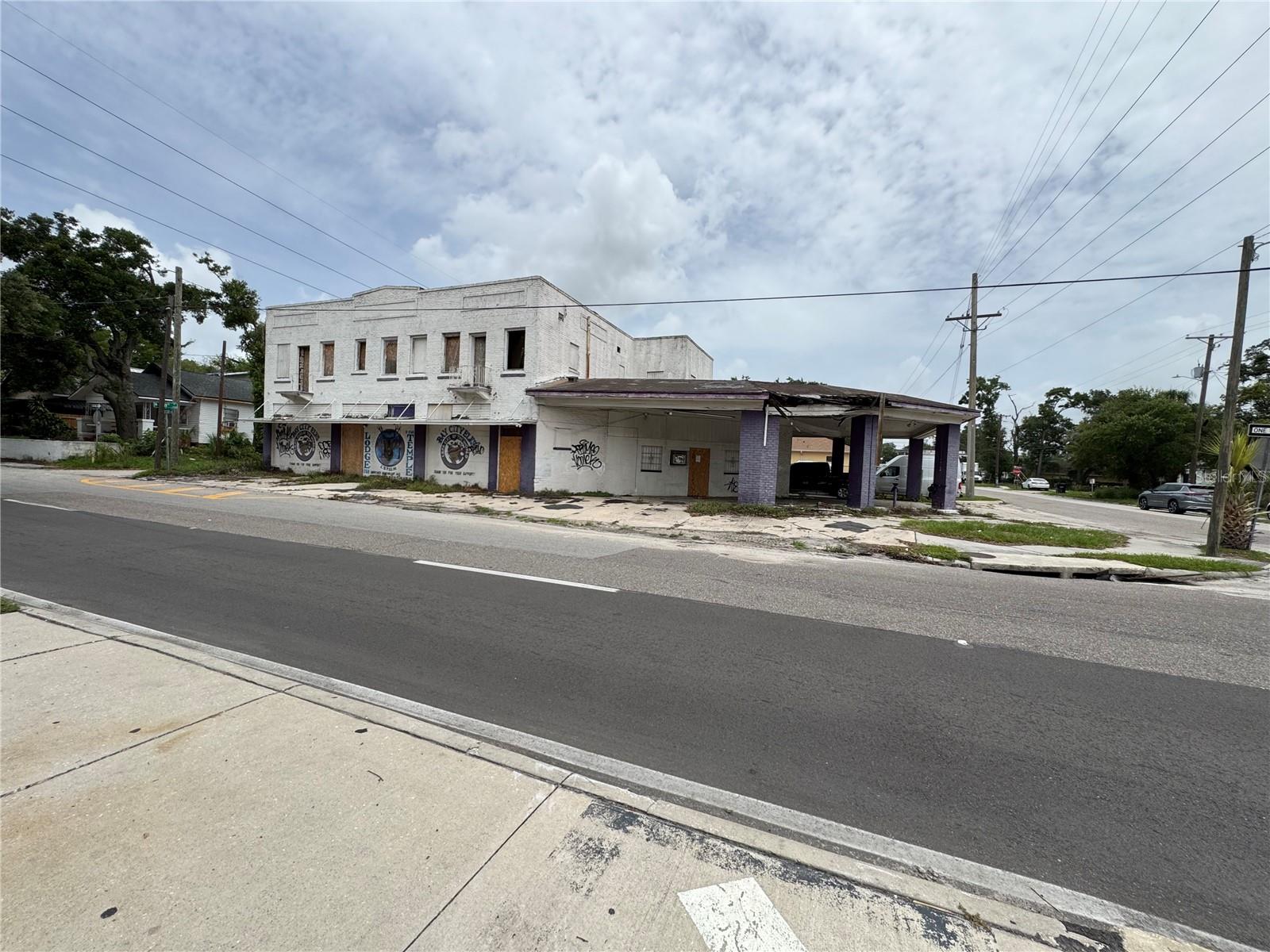 2804 E COLUMBUS DR, TAMPA, FL — photo 14