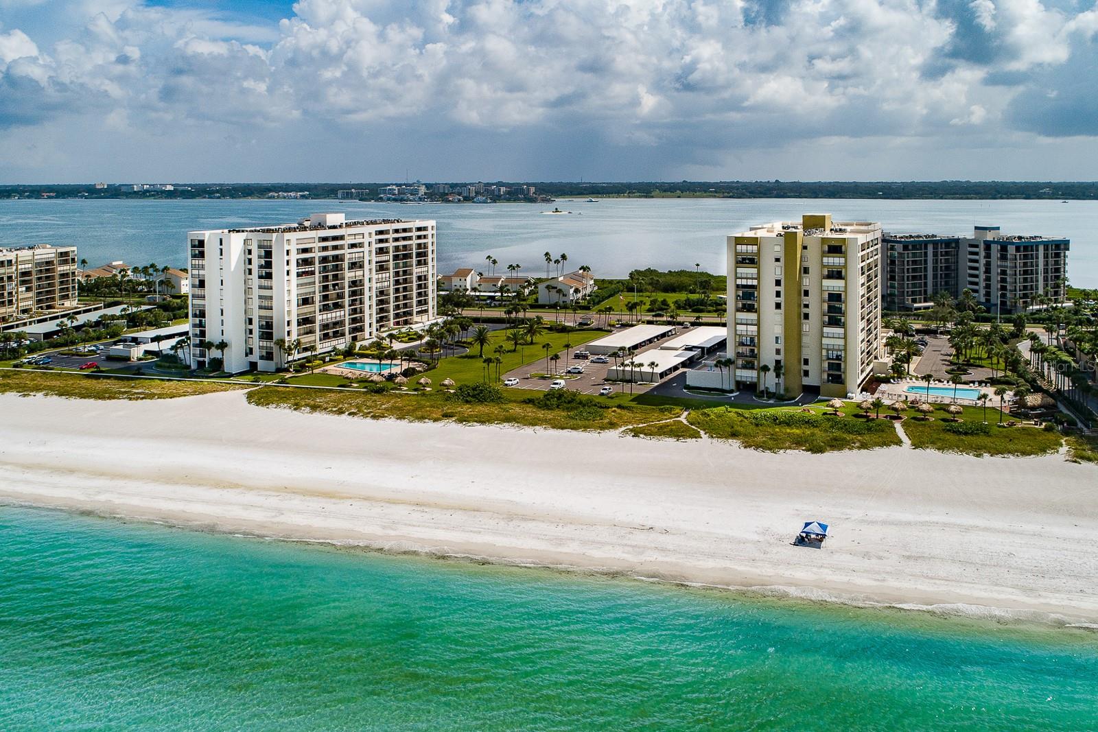 1460 GULF BLVD #1105, CLEARWATER BEACH, FL — photo 3