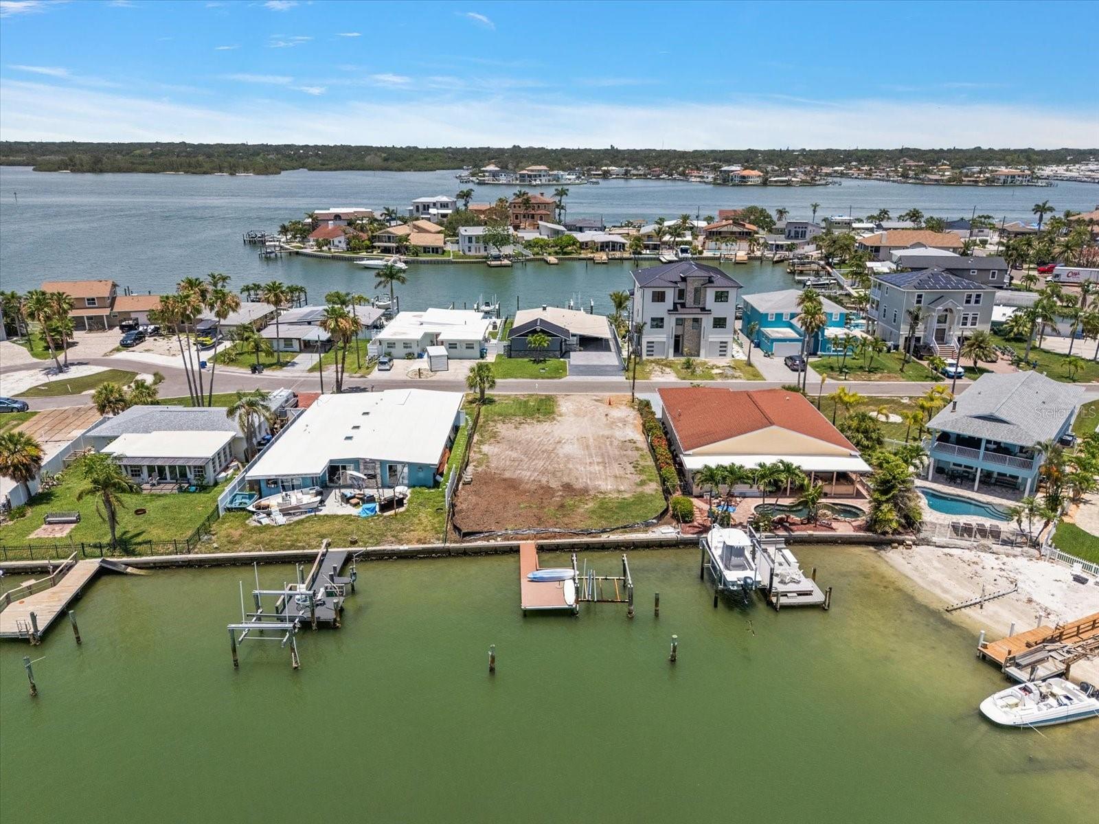 16106 5TH ST E, REDINGTON BEACH, FL — photo 2