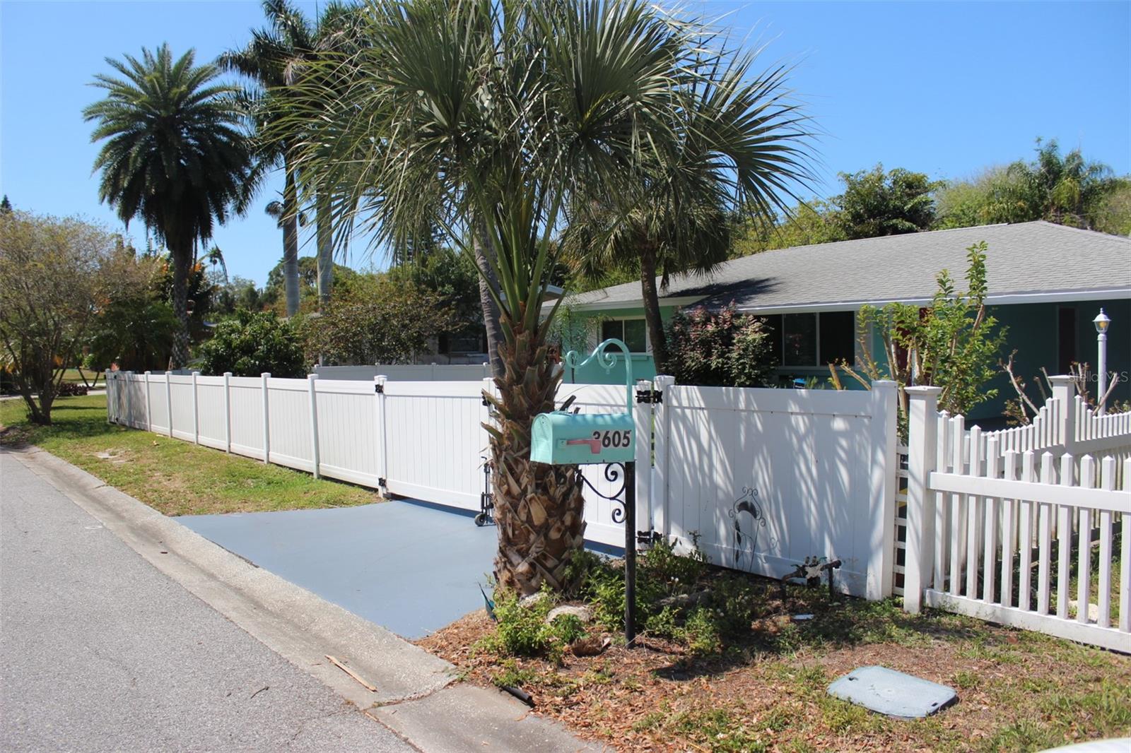 3605 IROQUOIS AVE, SARASOTA, FL — photo 2