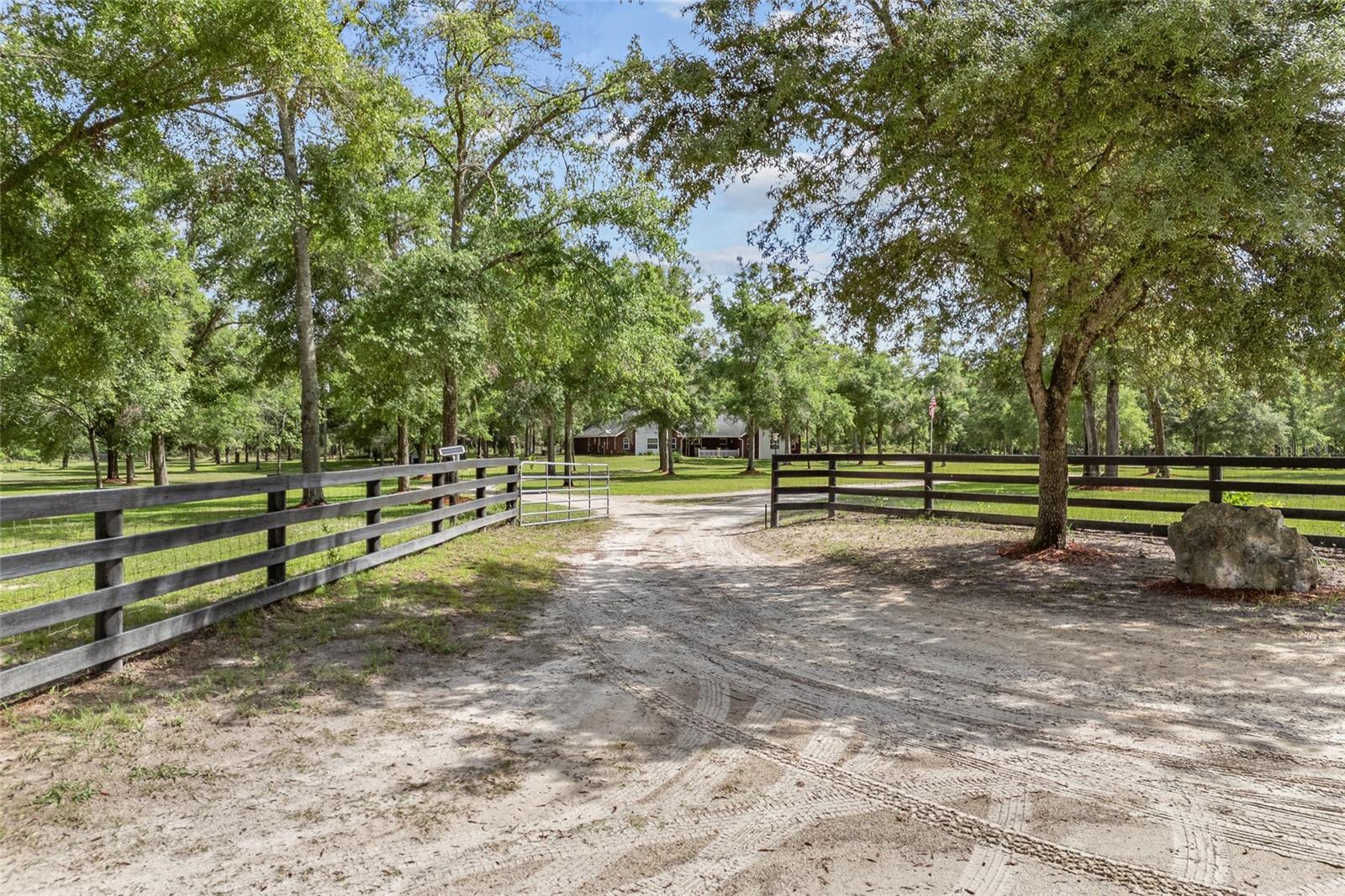 1827 SW SHILOH ST, FORT WHITE, FL — photo 60