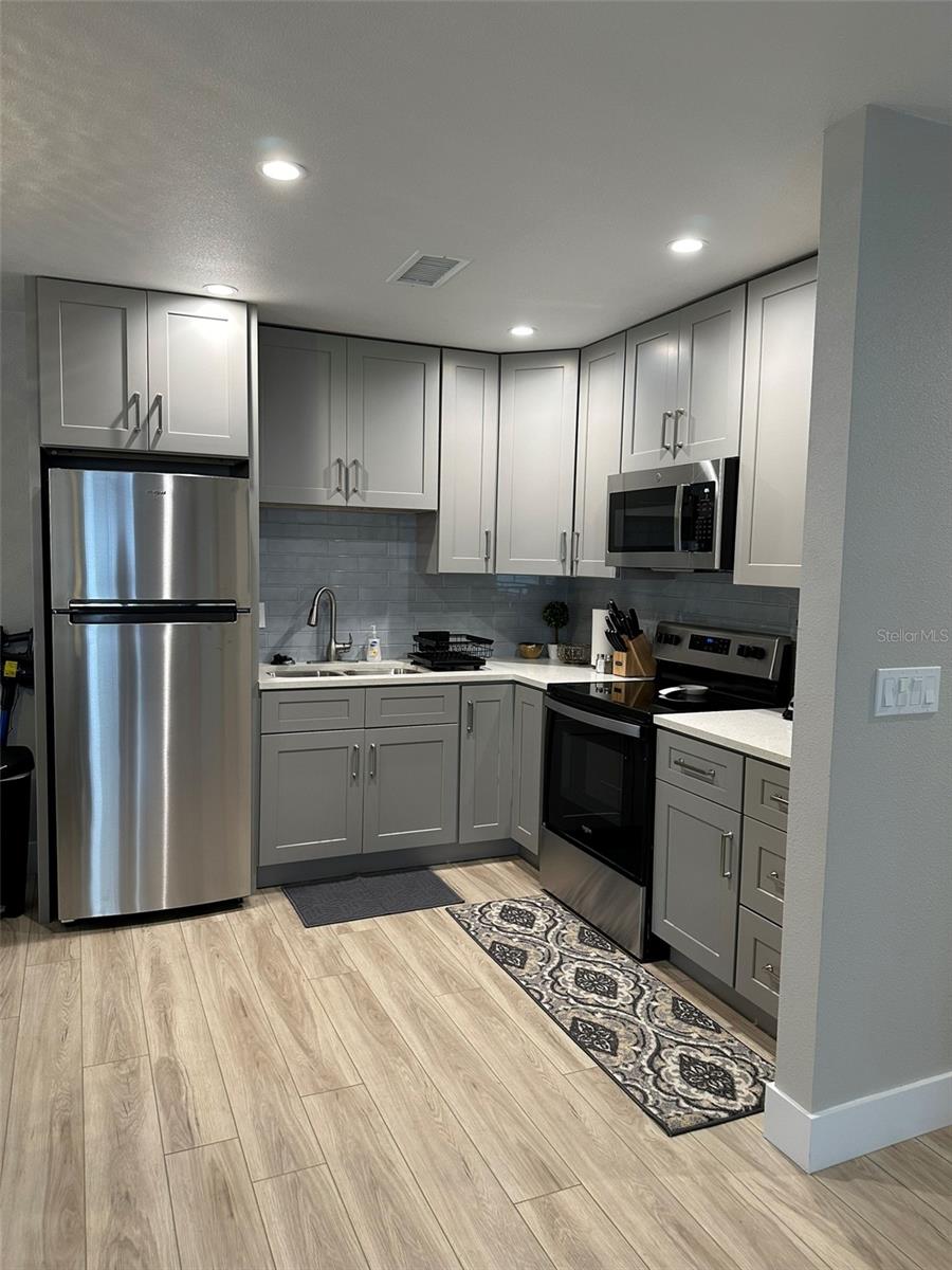 1840 3RD AVE E, BRADENTON, FL — photo 4