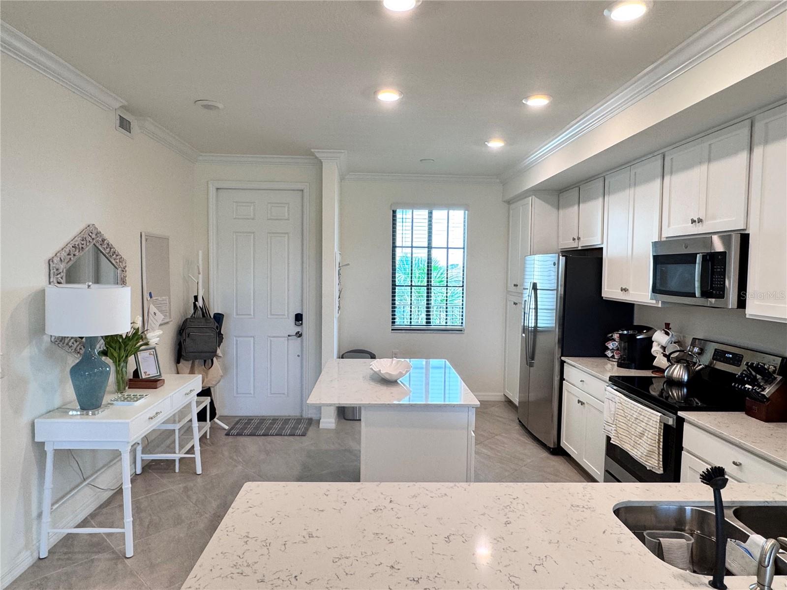 17724 GAWTHROP DR #304, BRADENTON, FL — photo 4