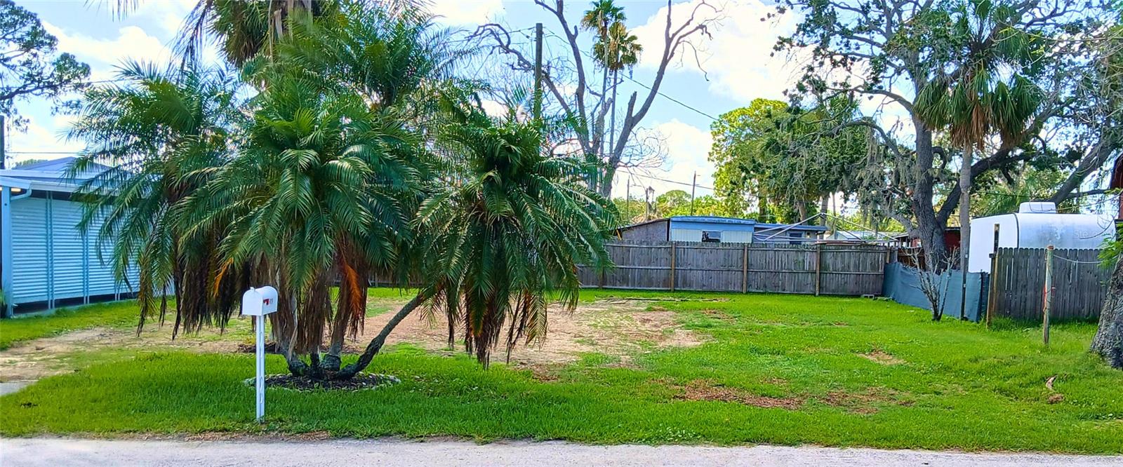 6828 EDGEWATER DR, NEW PORT RICHEY, FL — photo 2