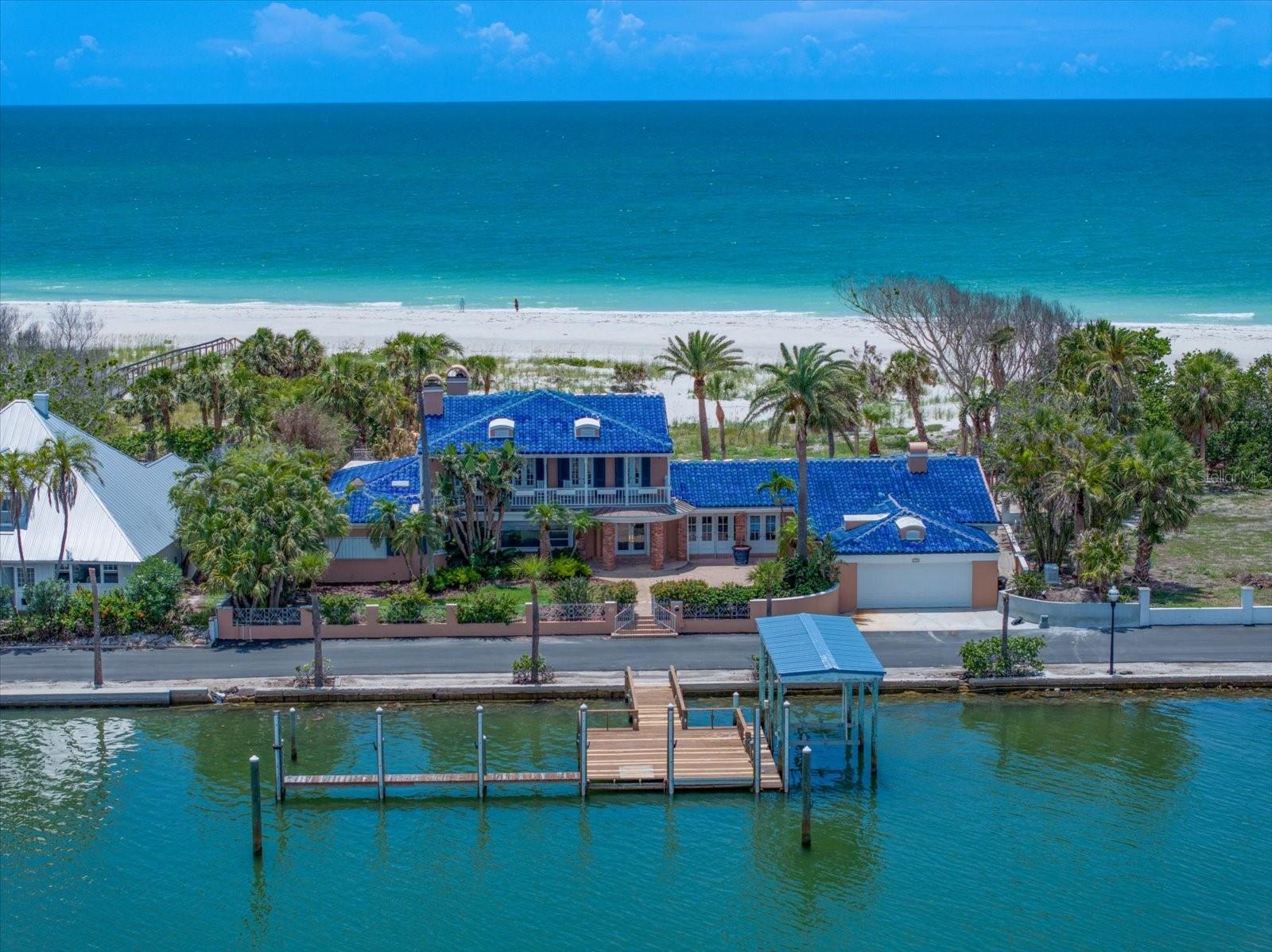 1114 MANDALAY PT, CLEARWATER BEACH, FL